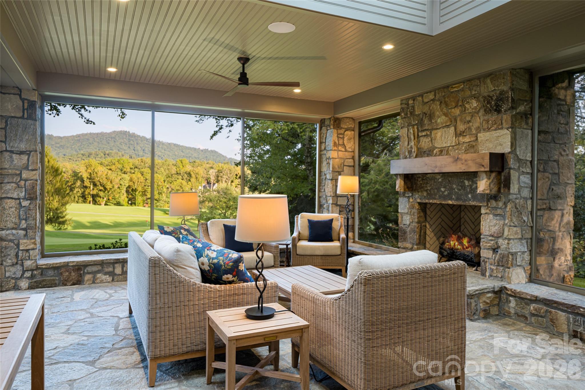 402 Vanderbilt Road — Asheville