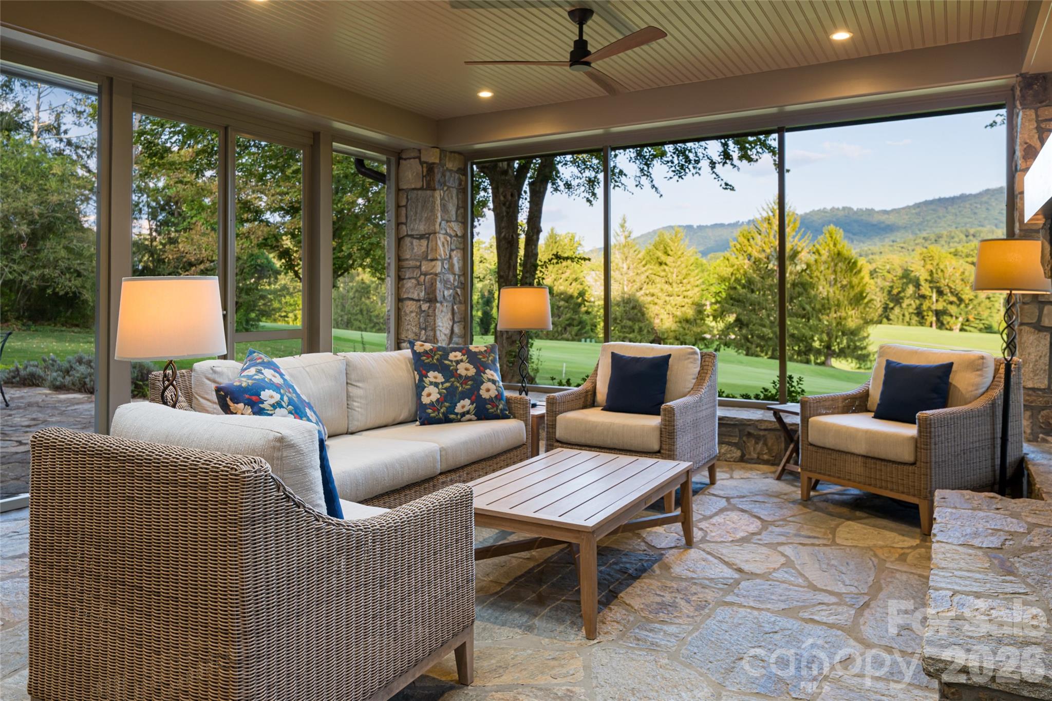 402 Vanderbilt Road — Asheville