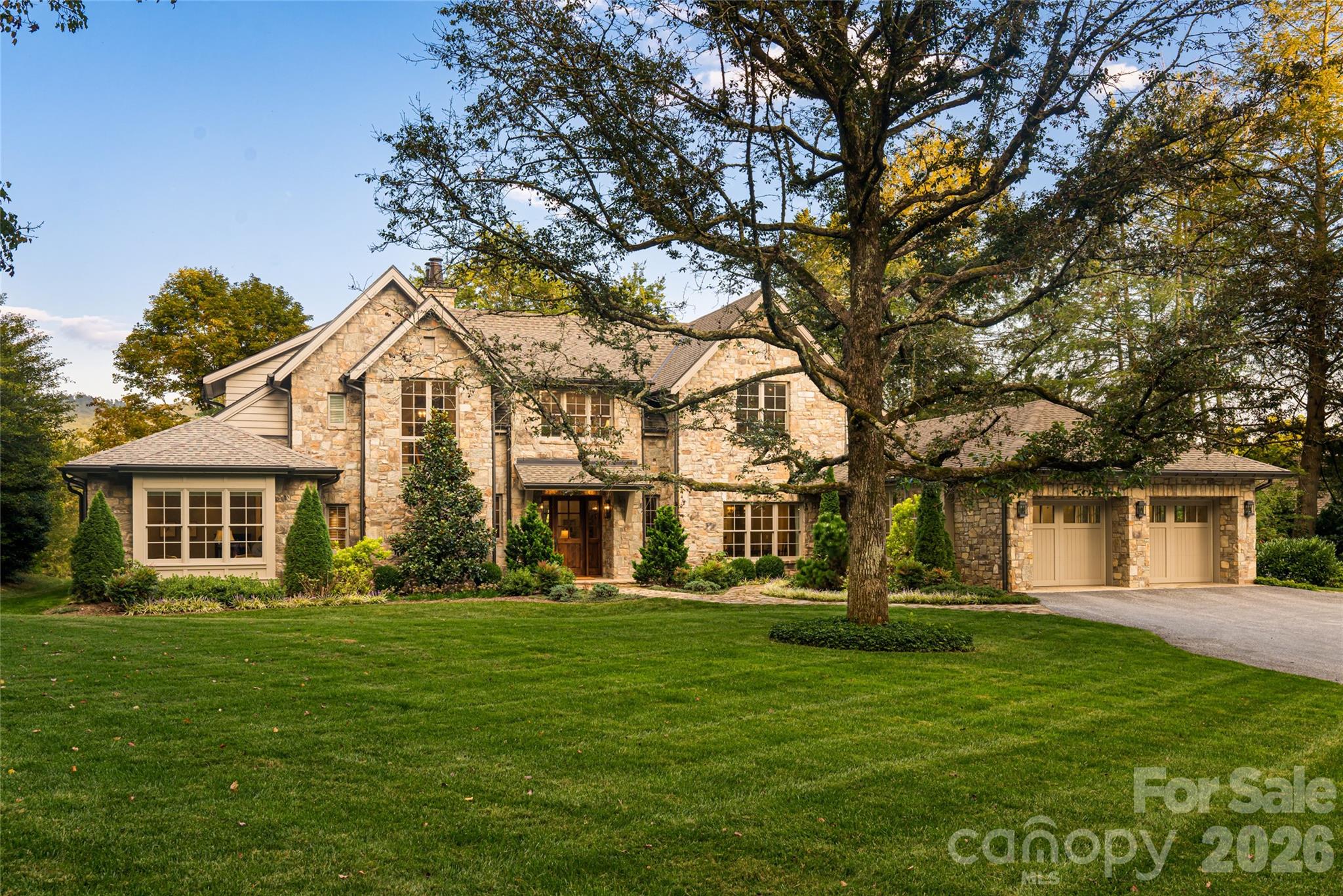 402 Vanderbilt Road — Asheville