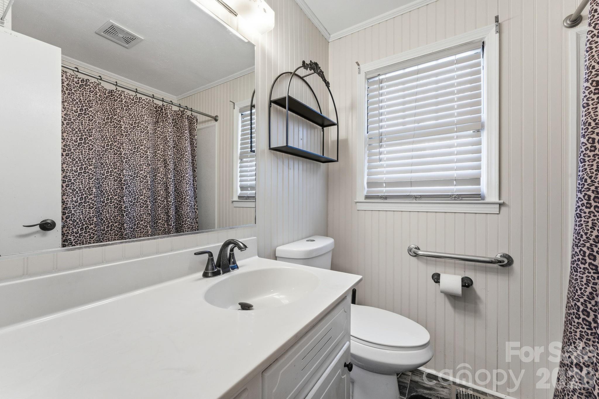 802 Chesterfield Avenue — Lancaster