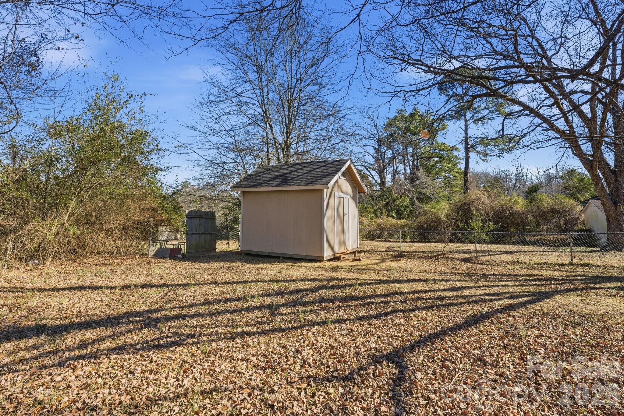802 Chesterfield Avenue — Lancaster