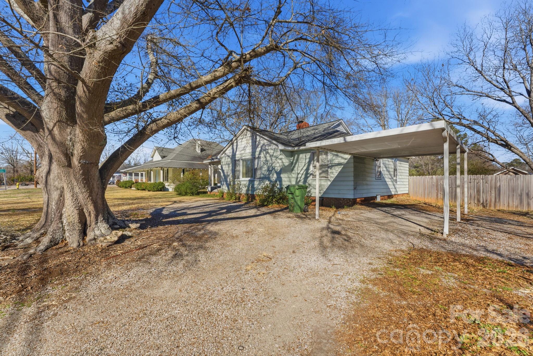 802 Chesterfield Avenue — Lancaster