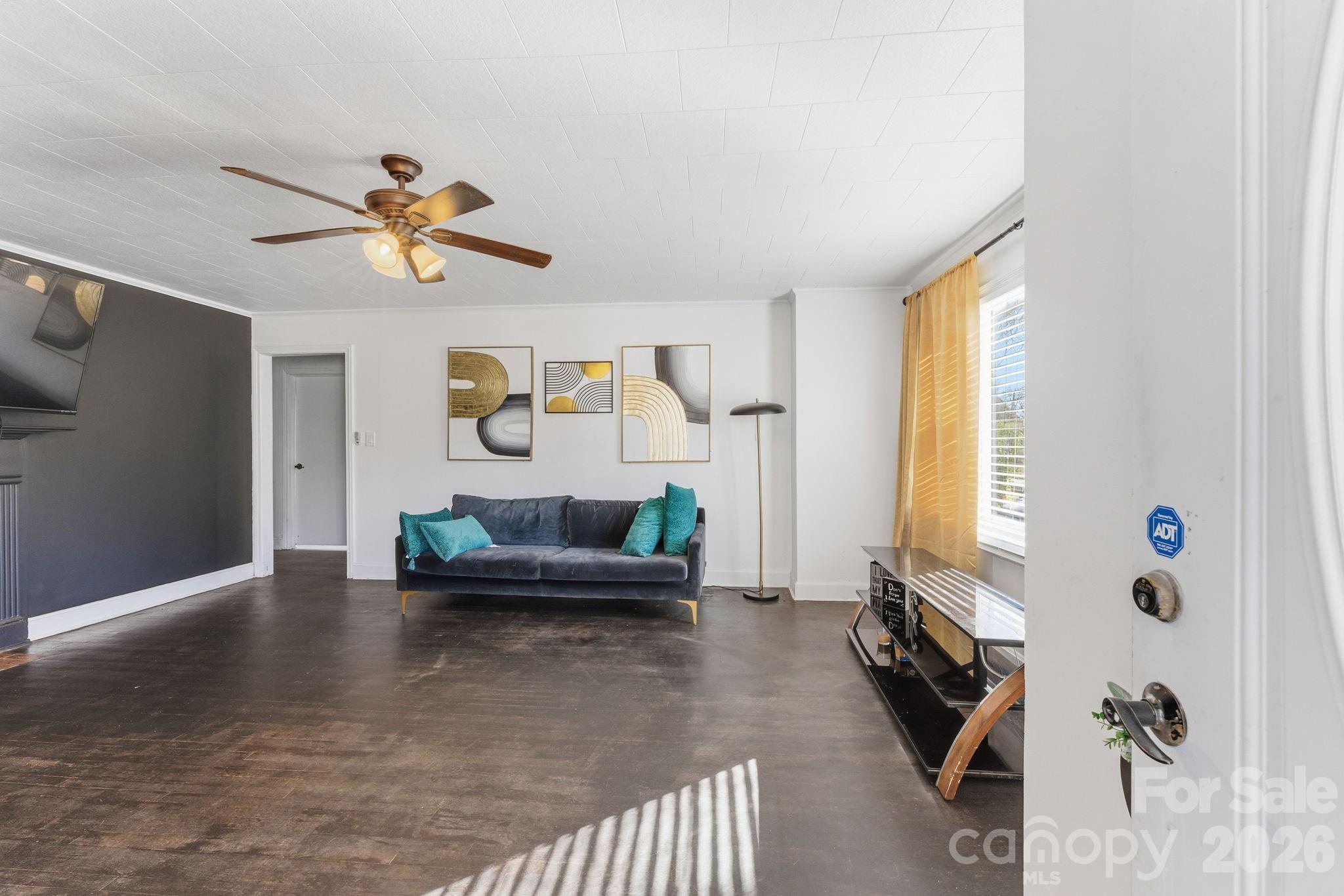 802 Chesterfield Avenue — Lancaster