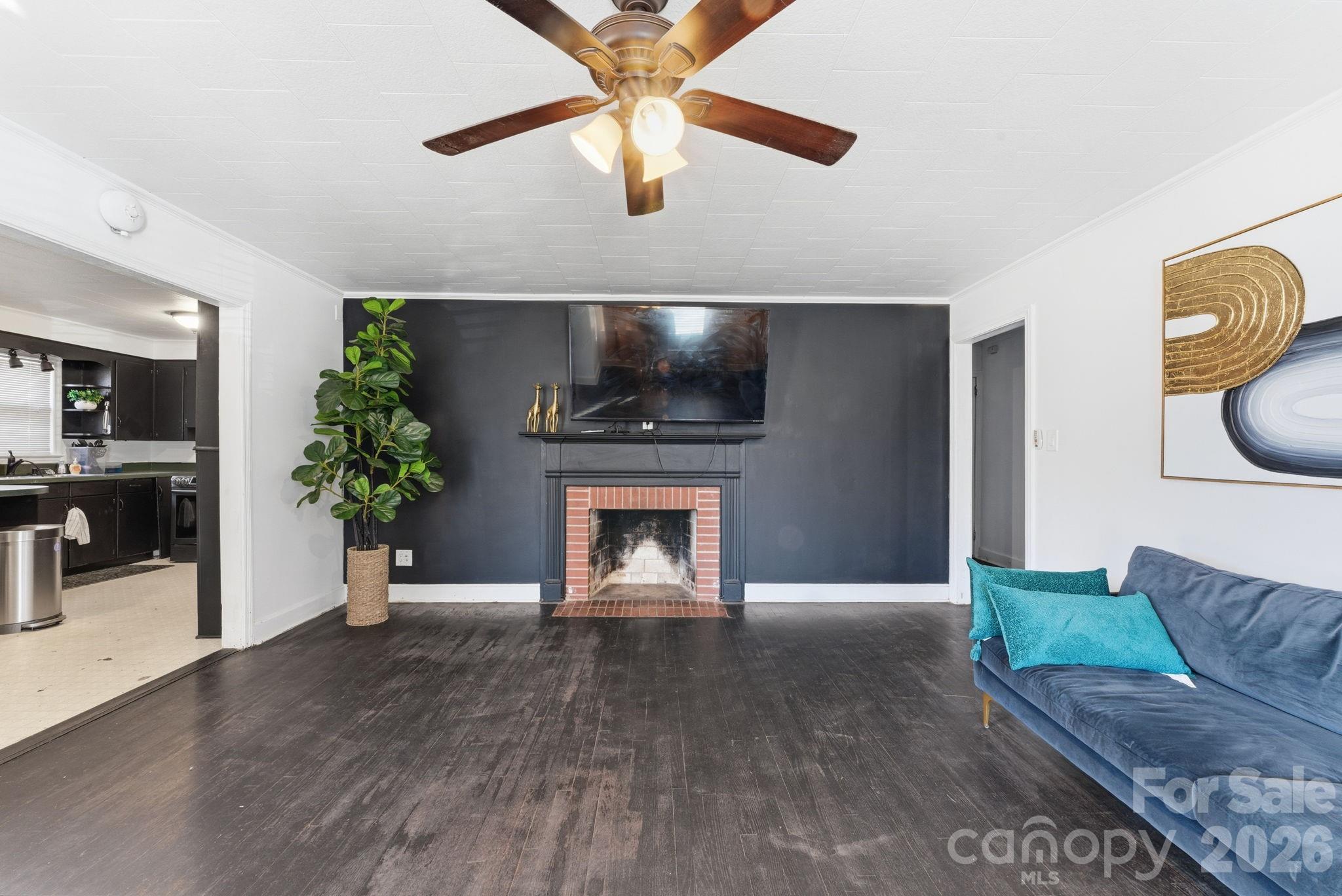 802 Chesterfield Avenue — Lancaster