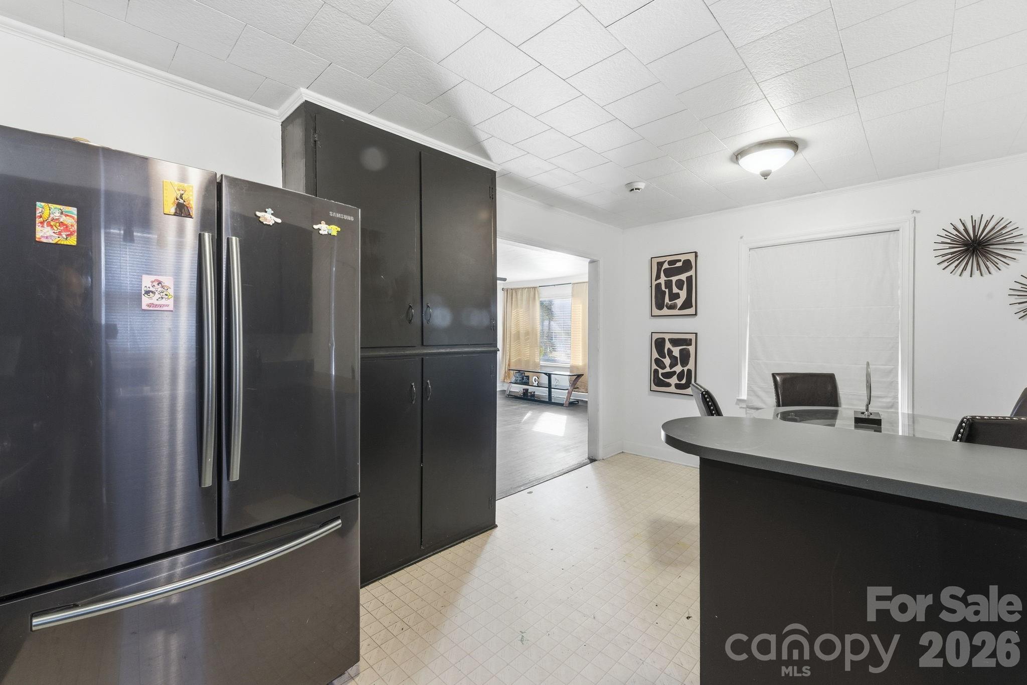 802 Chesterfield Avenue — Lancaster