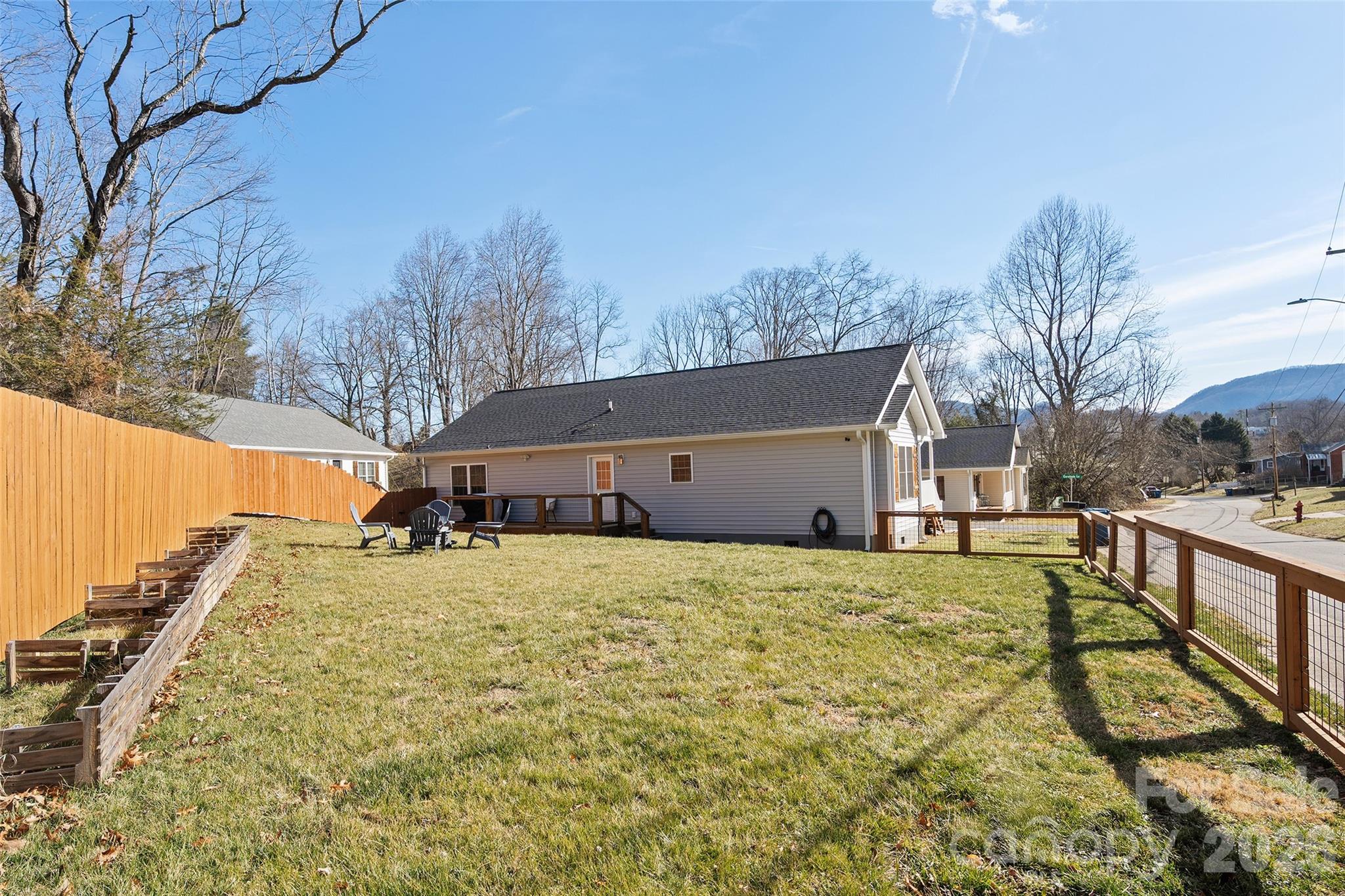 5 Carolinda Lane — Waynesville