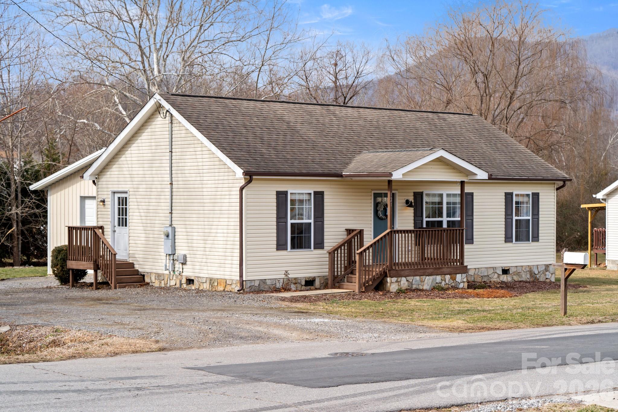 121 James Street — Clyde
