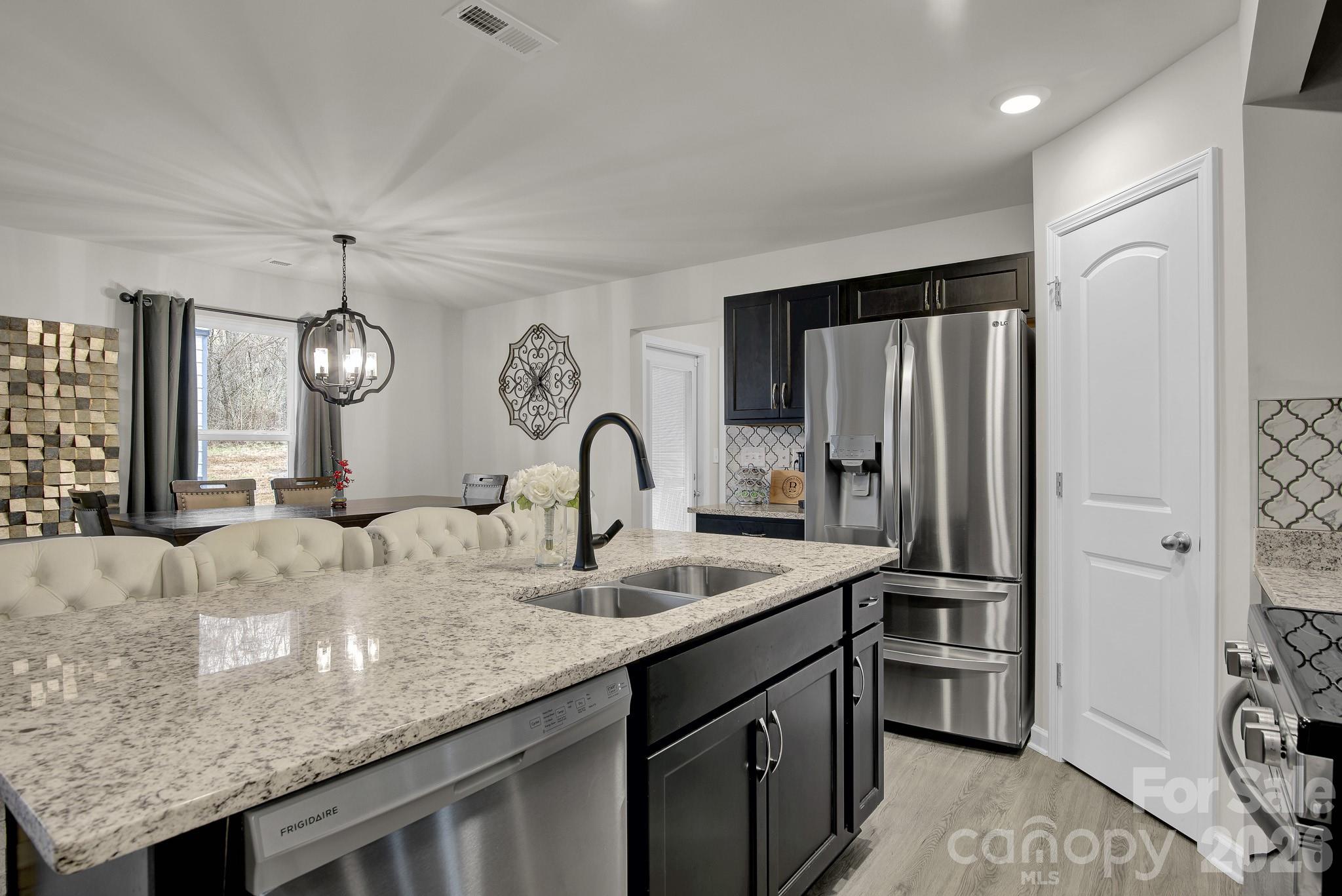865 Old Linwood Road — Lexington