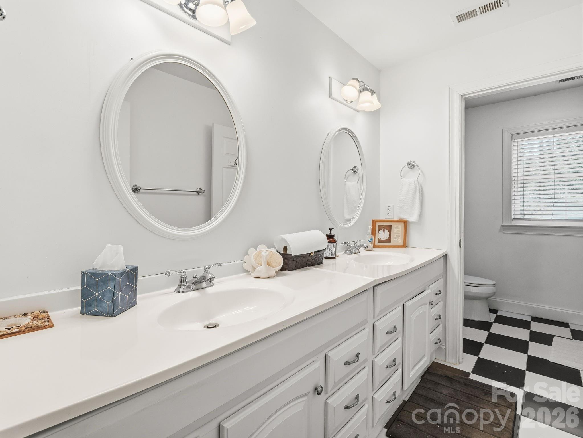 220 Jonathan Creek Drive — Etowah