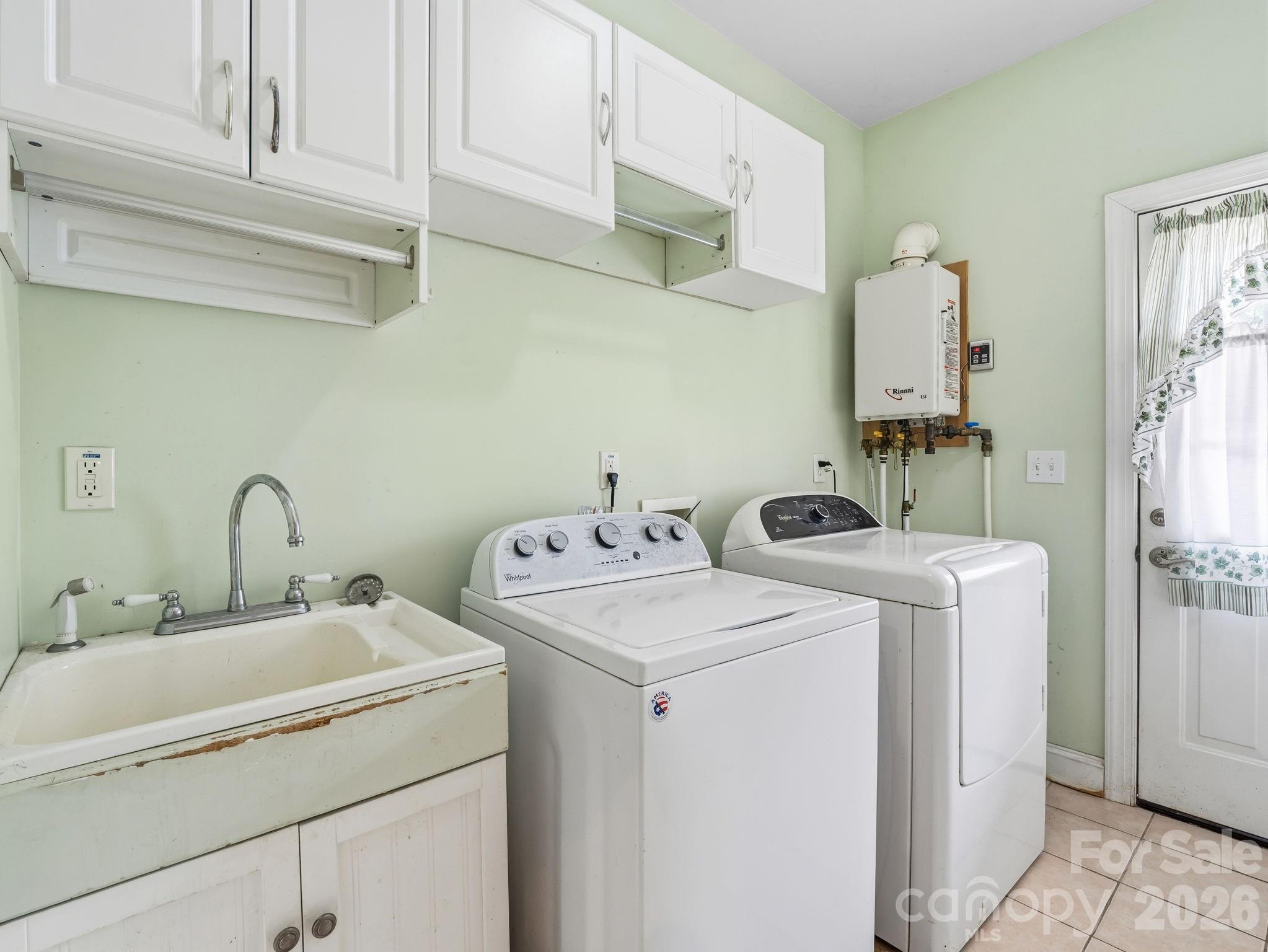 220 Jonathan Creek Drive — Etowah