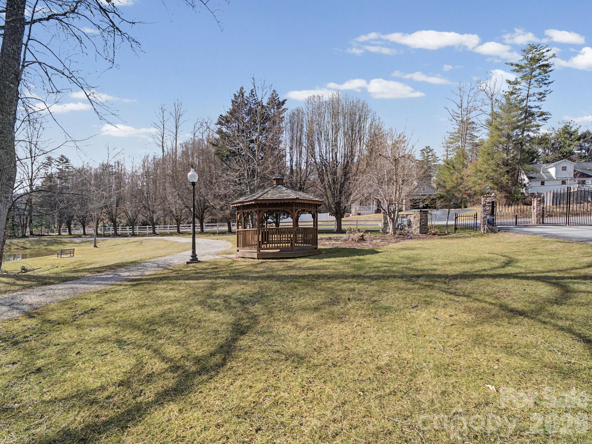 220 Jonathan Creek Drive — Etowah