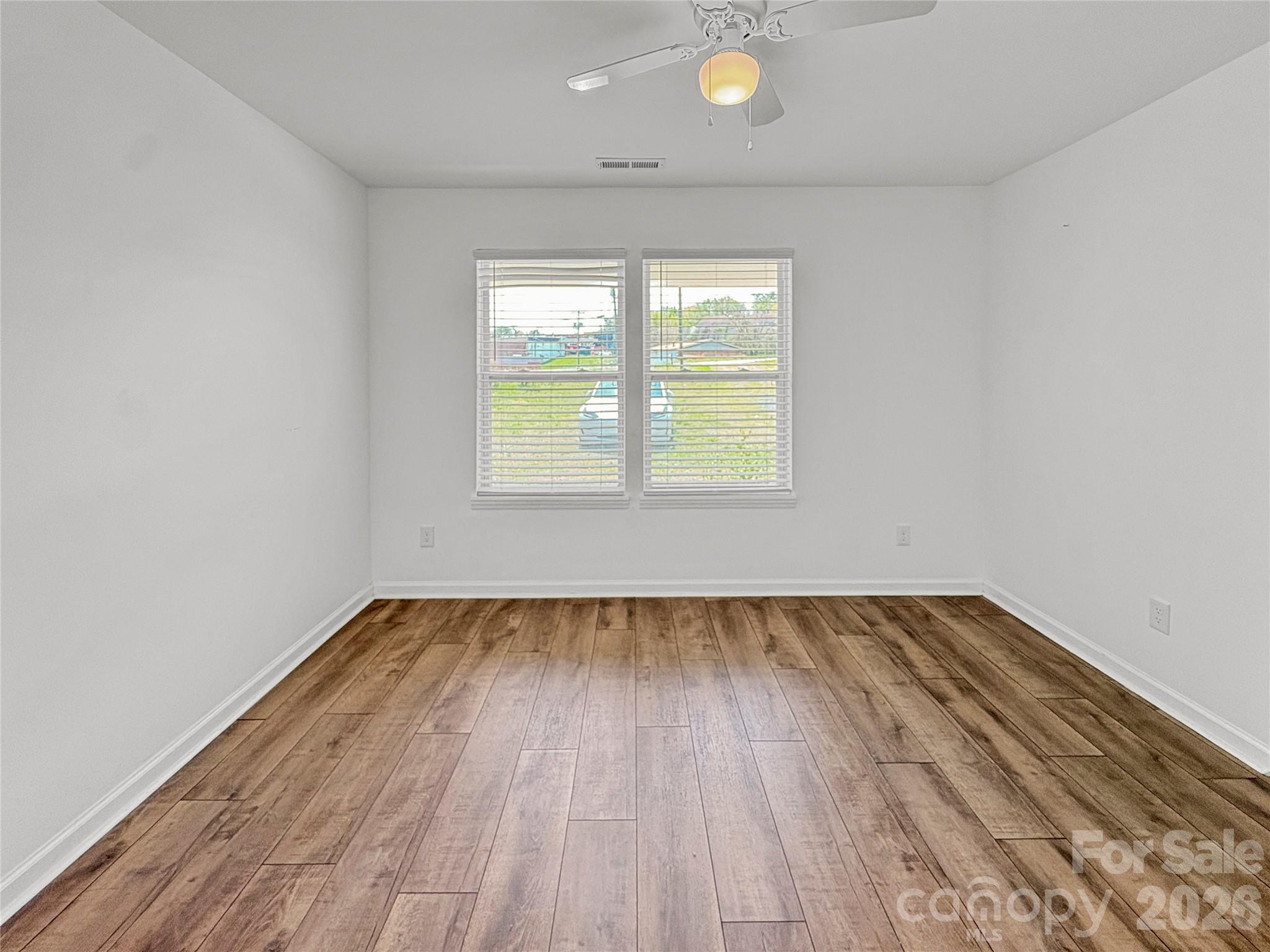 1096 12th Avenue NW — Hickory