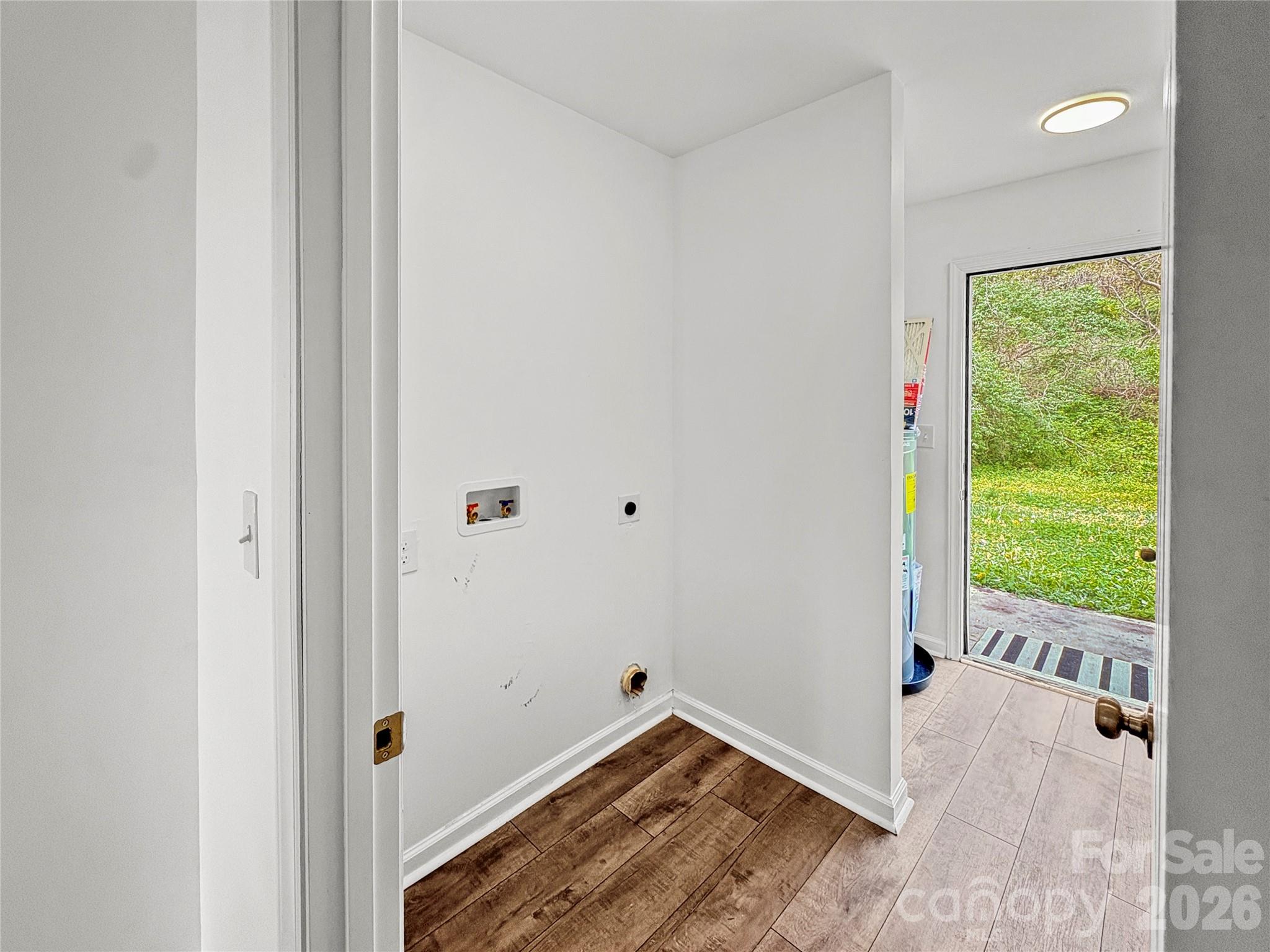 1096 12th Avenue NW — Hickory
