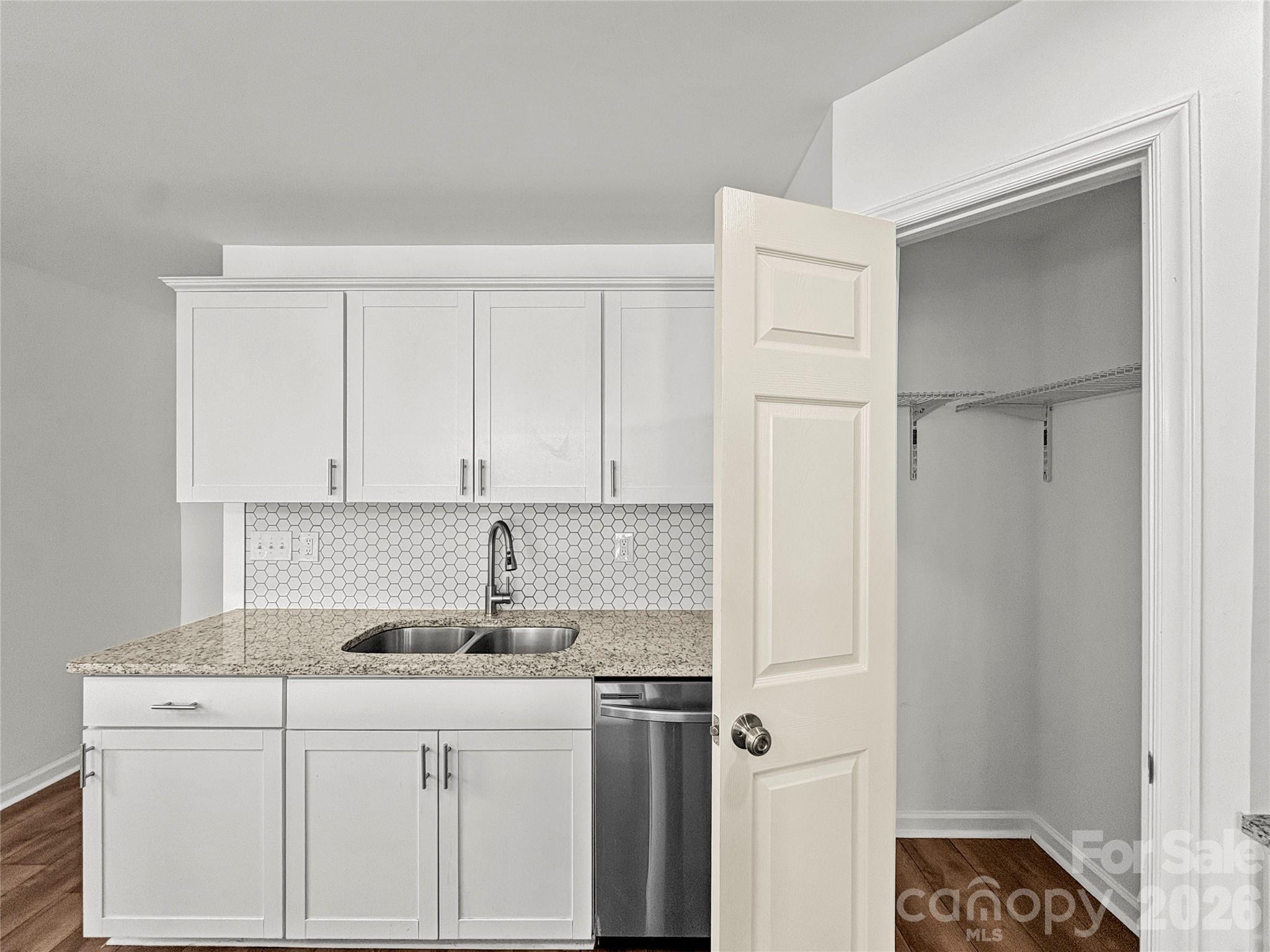 1096 12th Avenue NW — Hickory