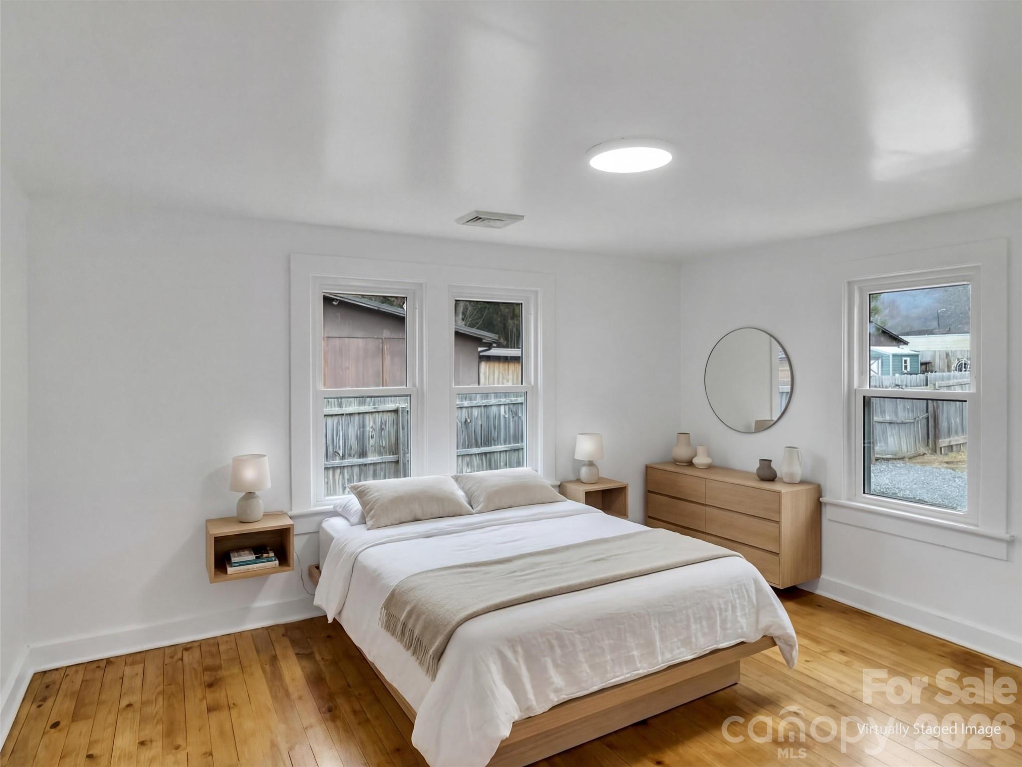 106 Long Street — Waynesville