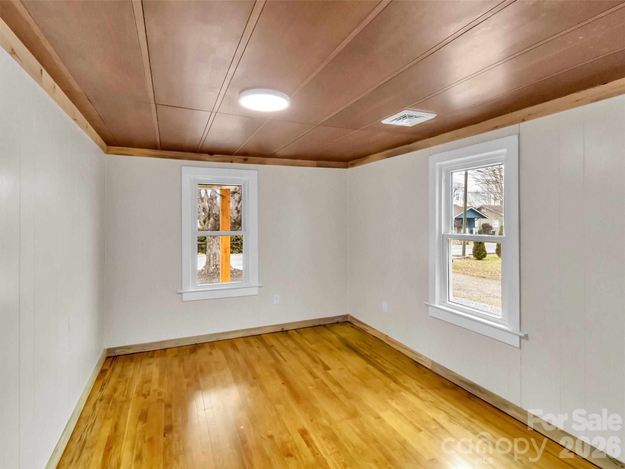 106 Long Street — Waynesville