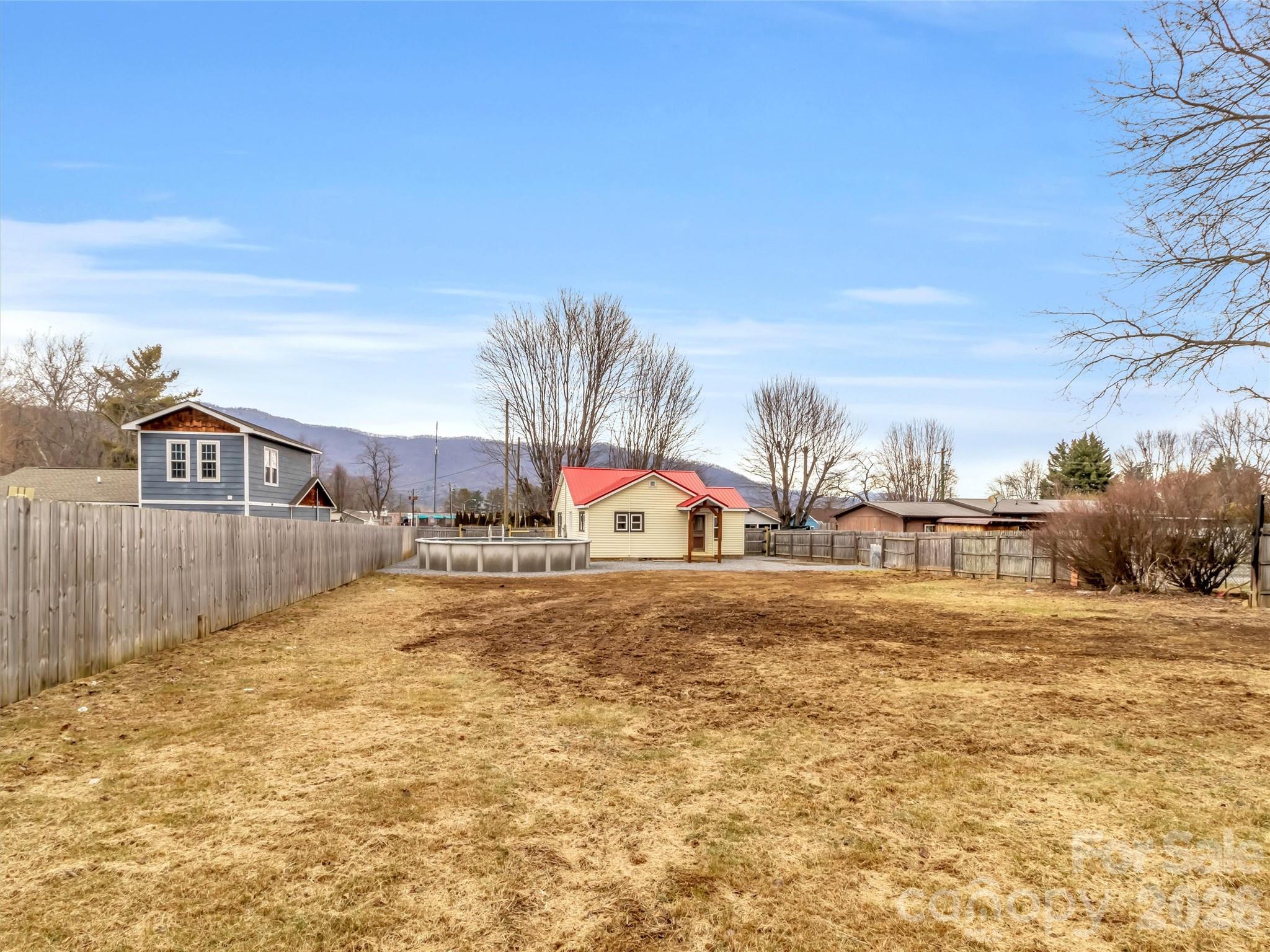 106 Long Street — Waynesville