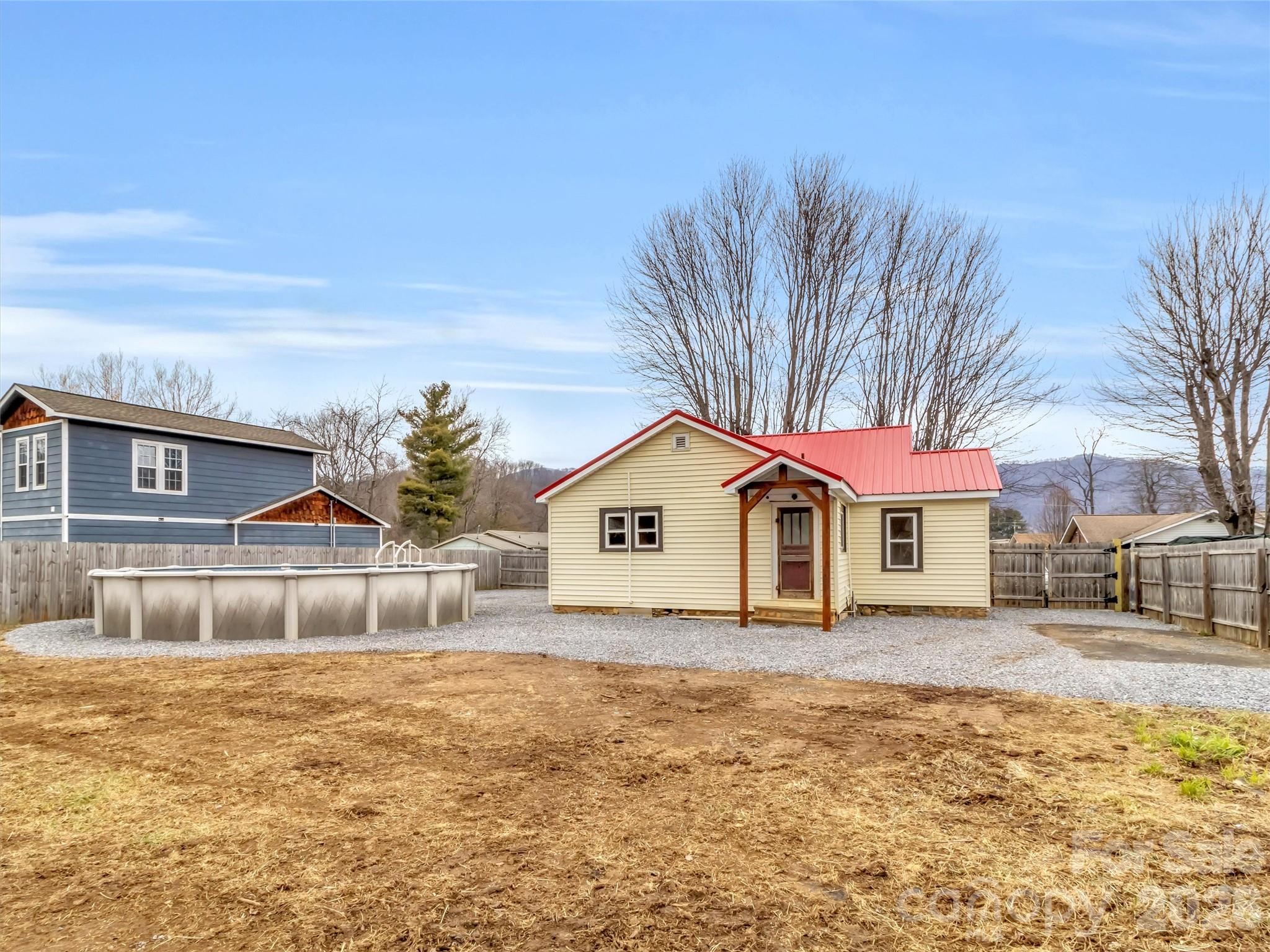 106 Long Street — Waynesville
