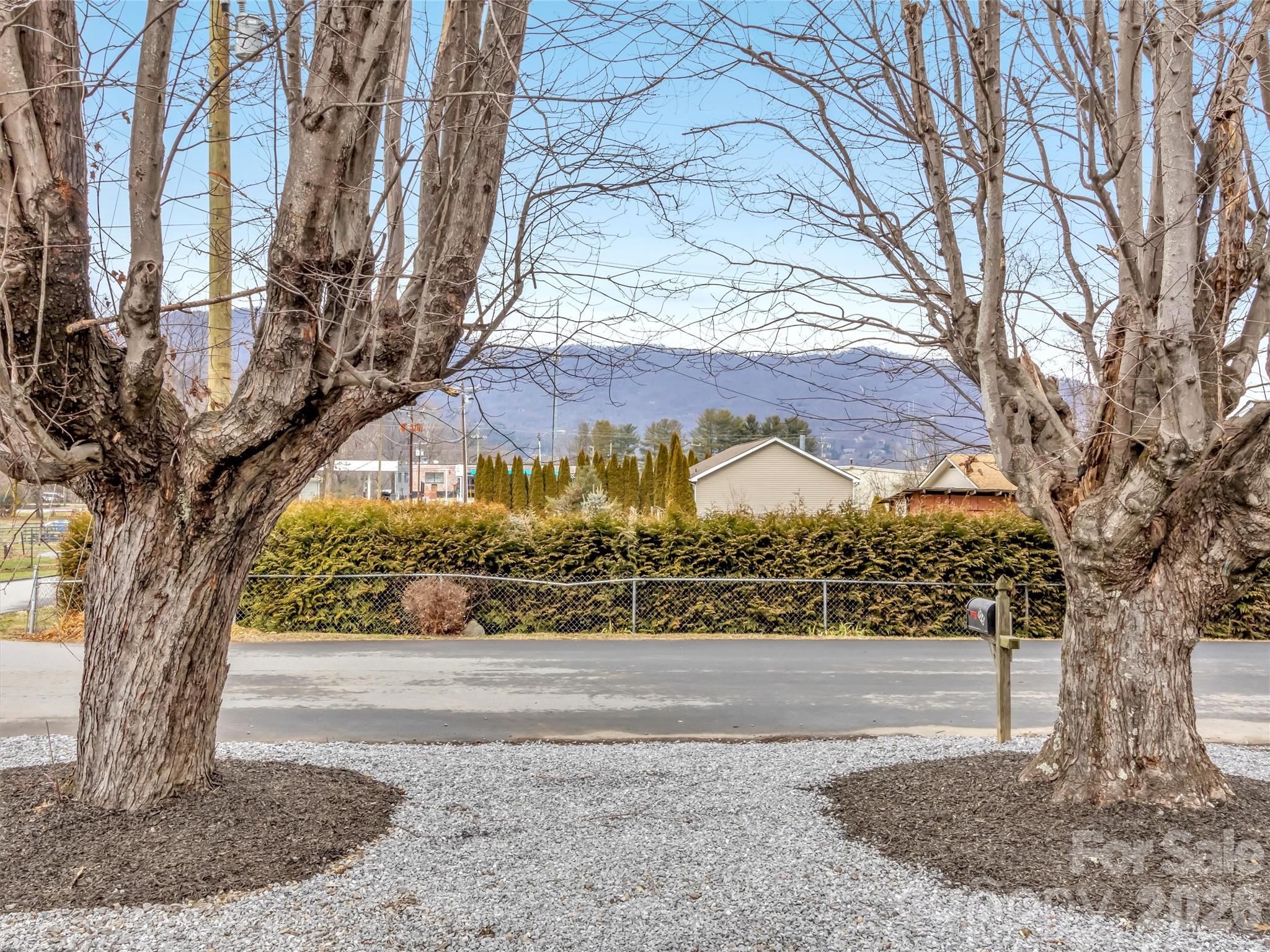 106 Long Street — Waynesville