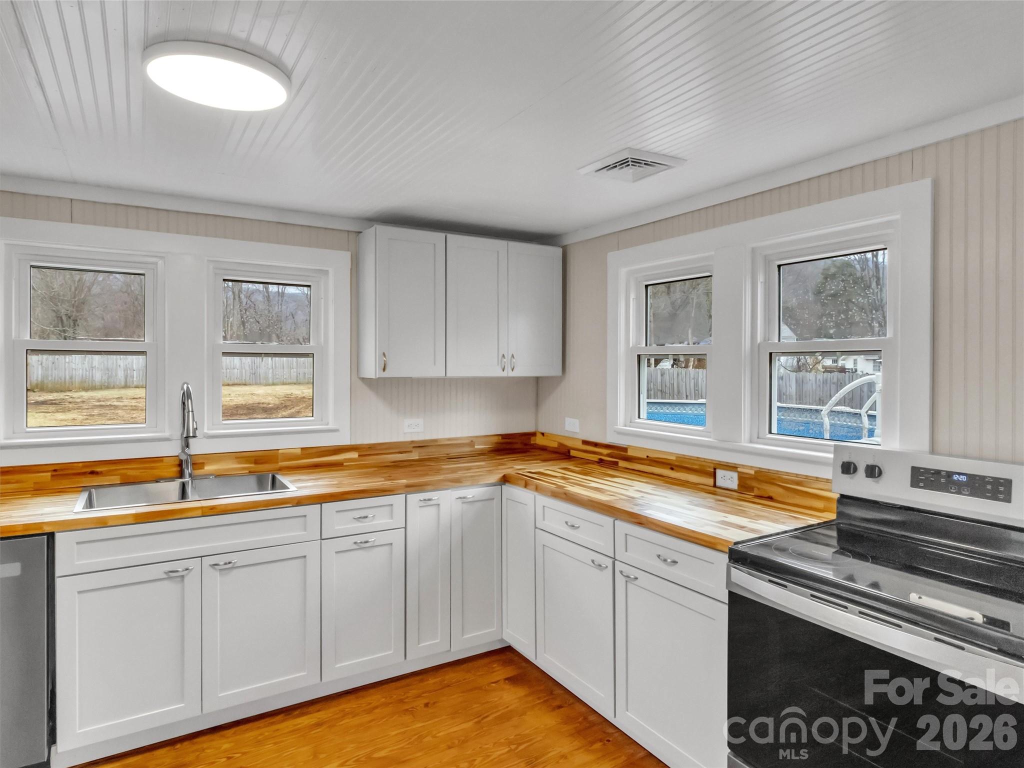 106 Long Street — Waynesville