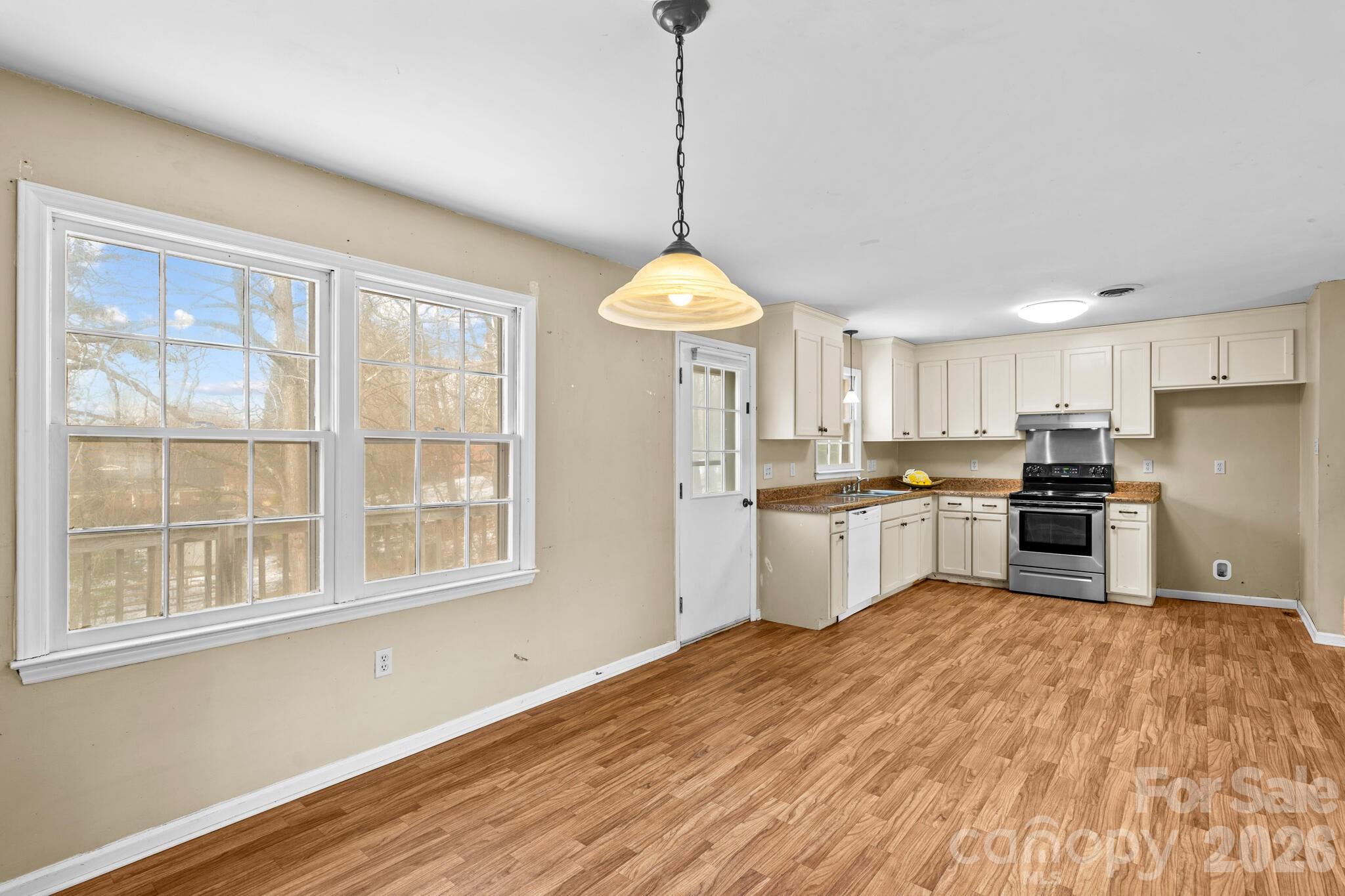 535 Log Barn Road — Salisbury