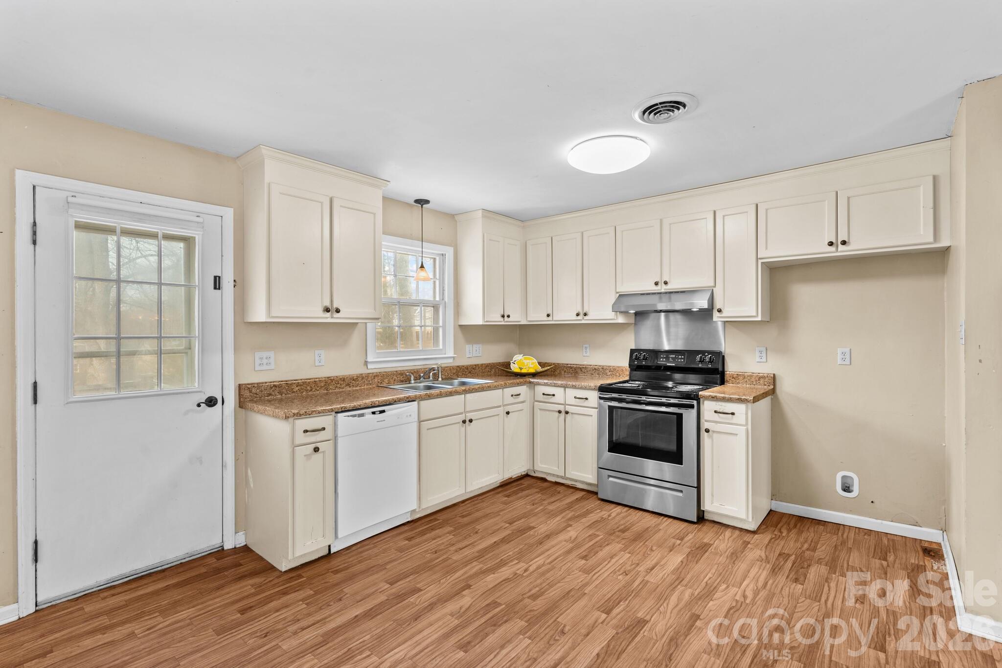 535 Log Barn Road — Salisbury