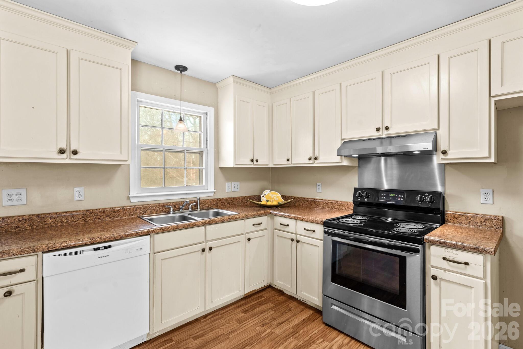 535 Log Barn Road — Salisbury