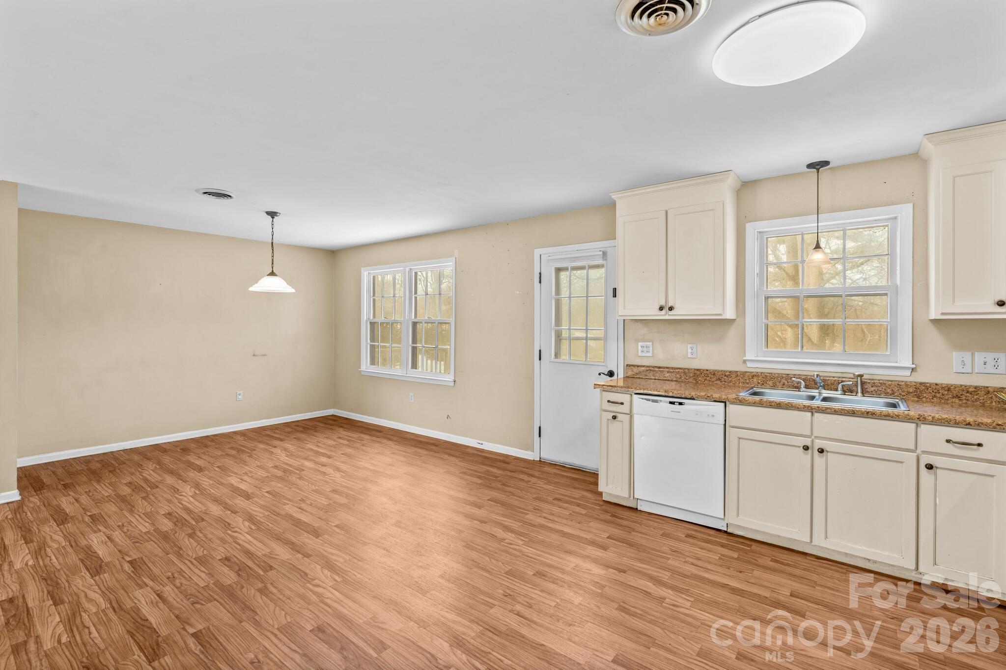 535 Log Barn Road — Salisbury
