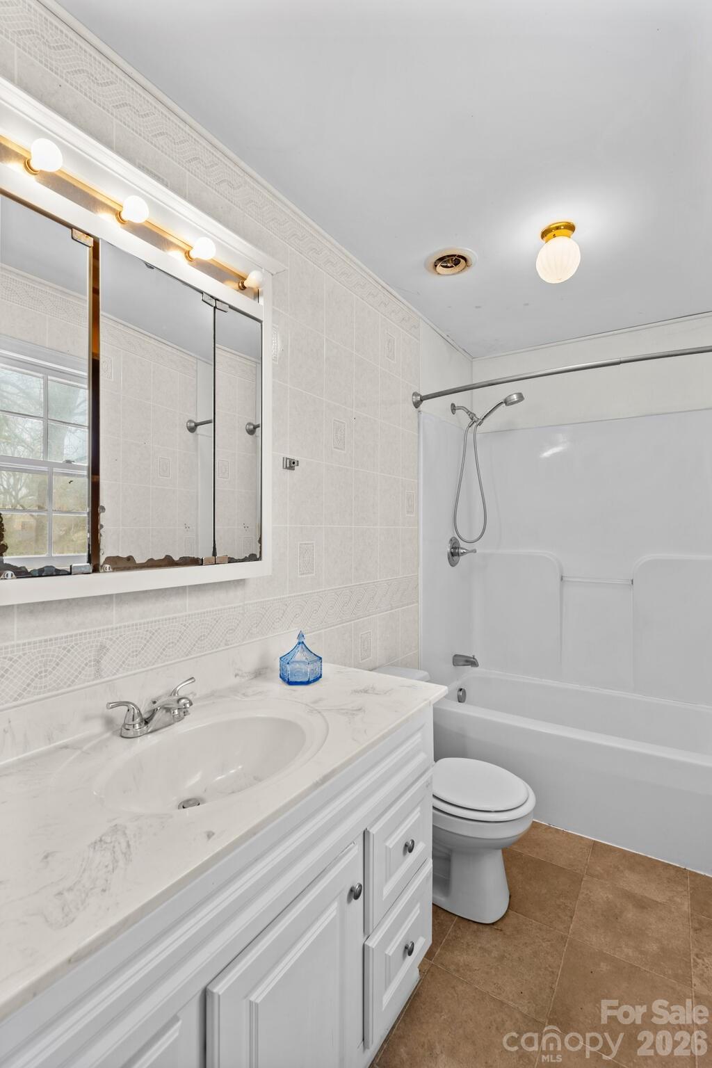 535 Log Barn Road — Salisbury
