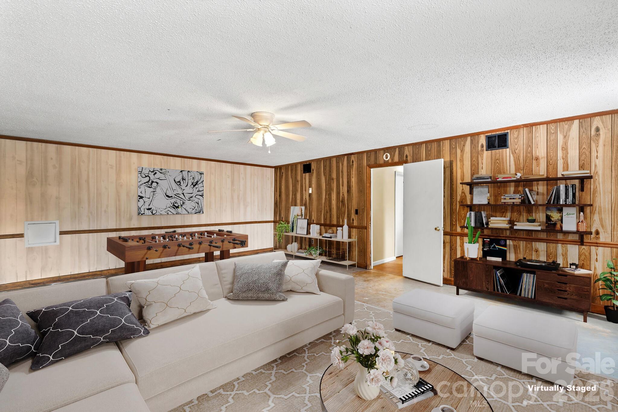 535 Log Barn Road — Salisbury