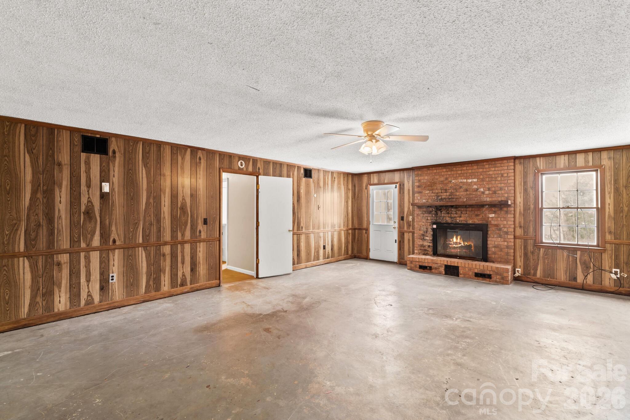 535 Log Barn Road — Salisbury