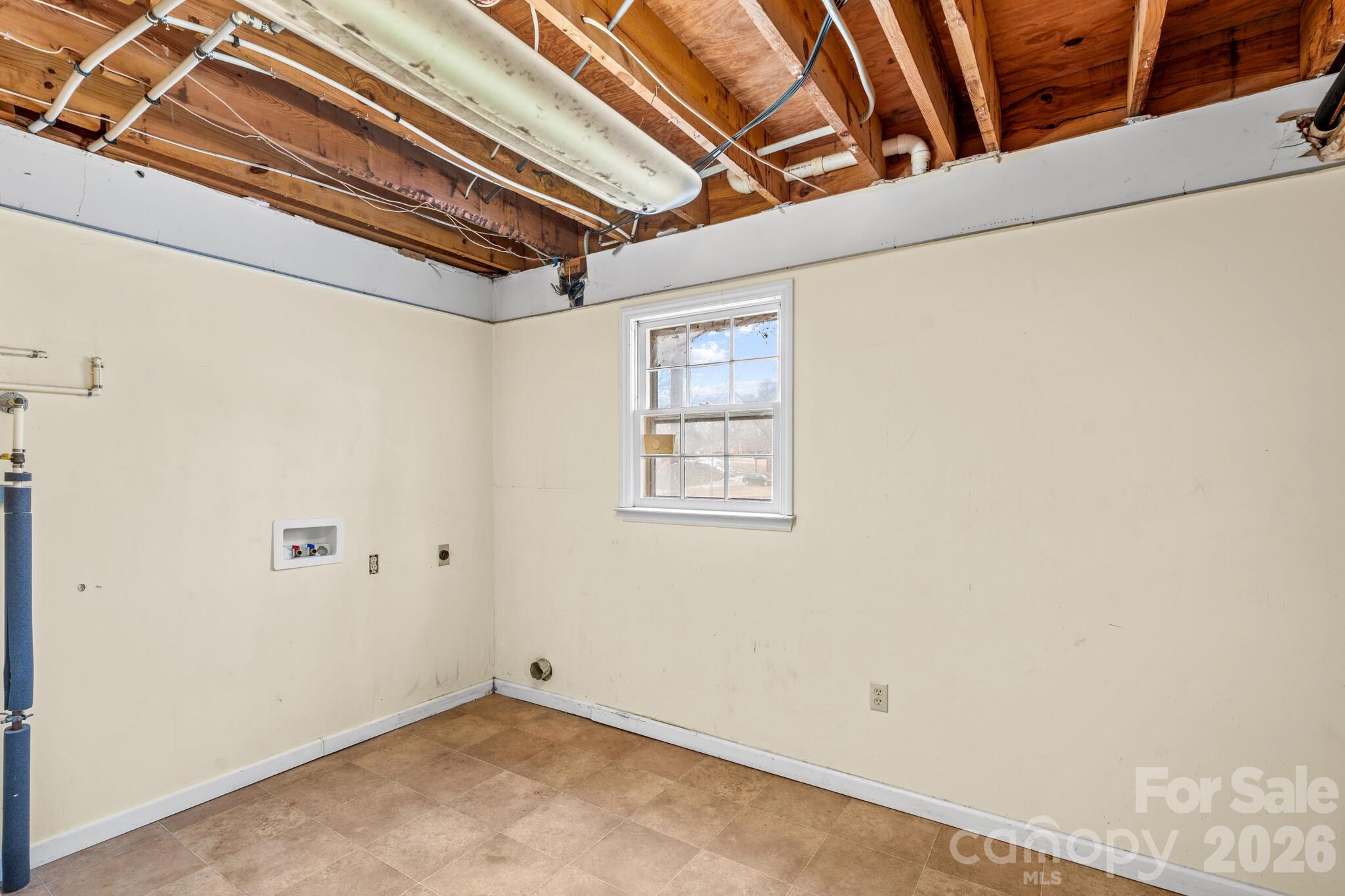 535 Log Barn Road — Salisbury
