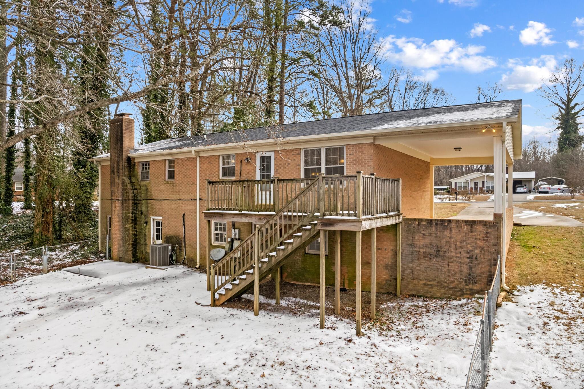 535 Log Barn Road — Salisbury