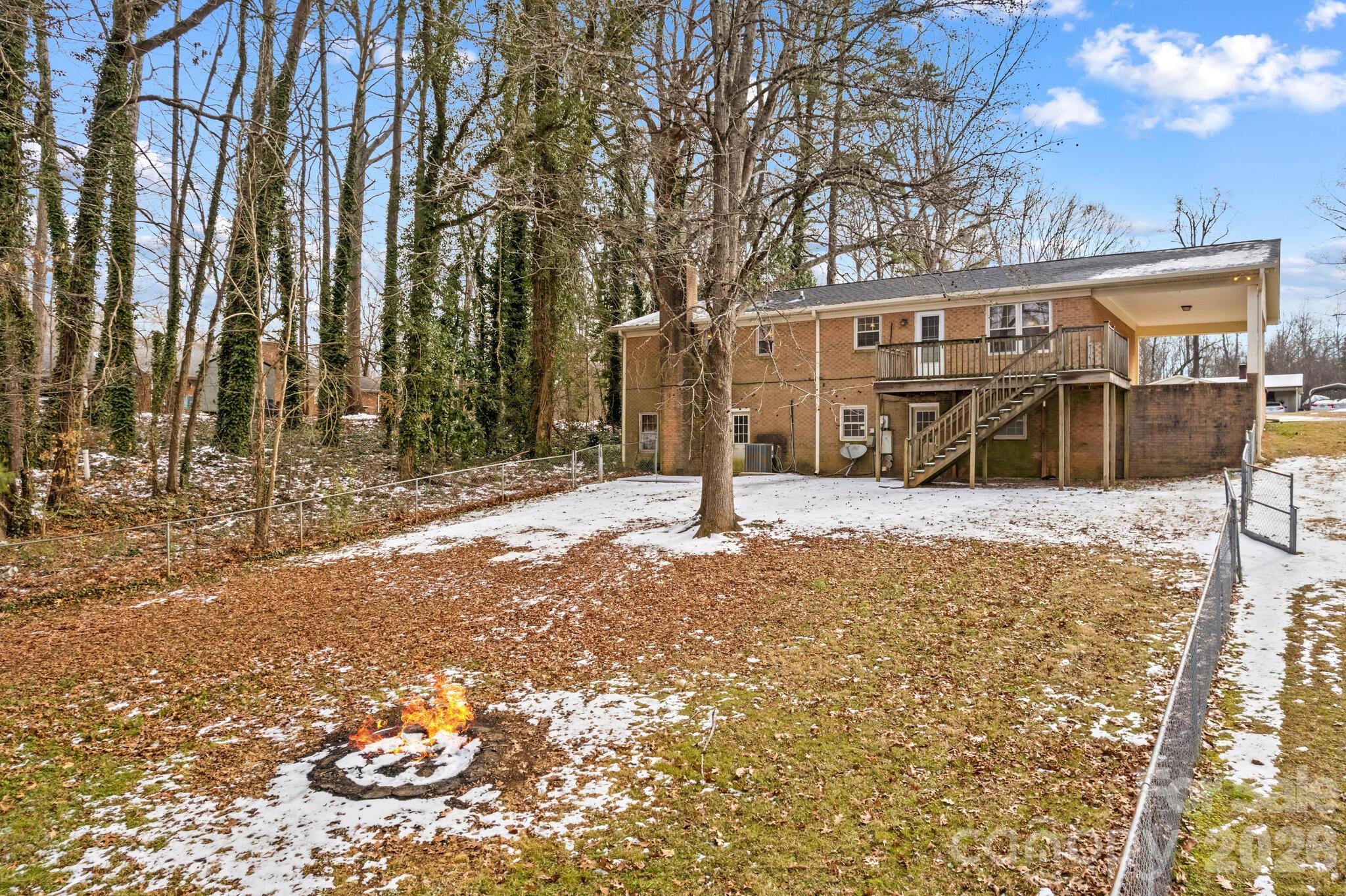 535 Log Barn Road — Salisbury