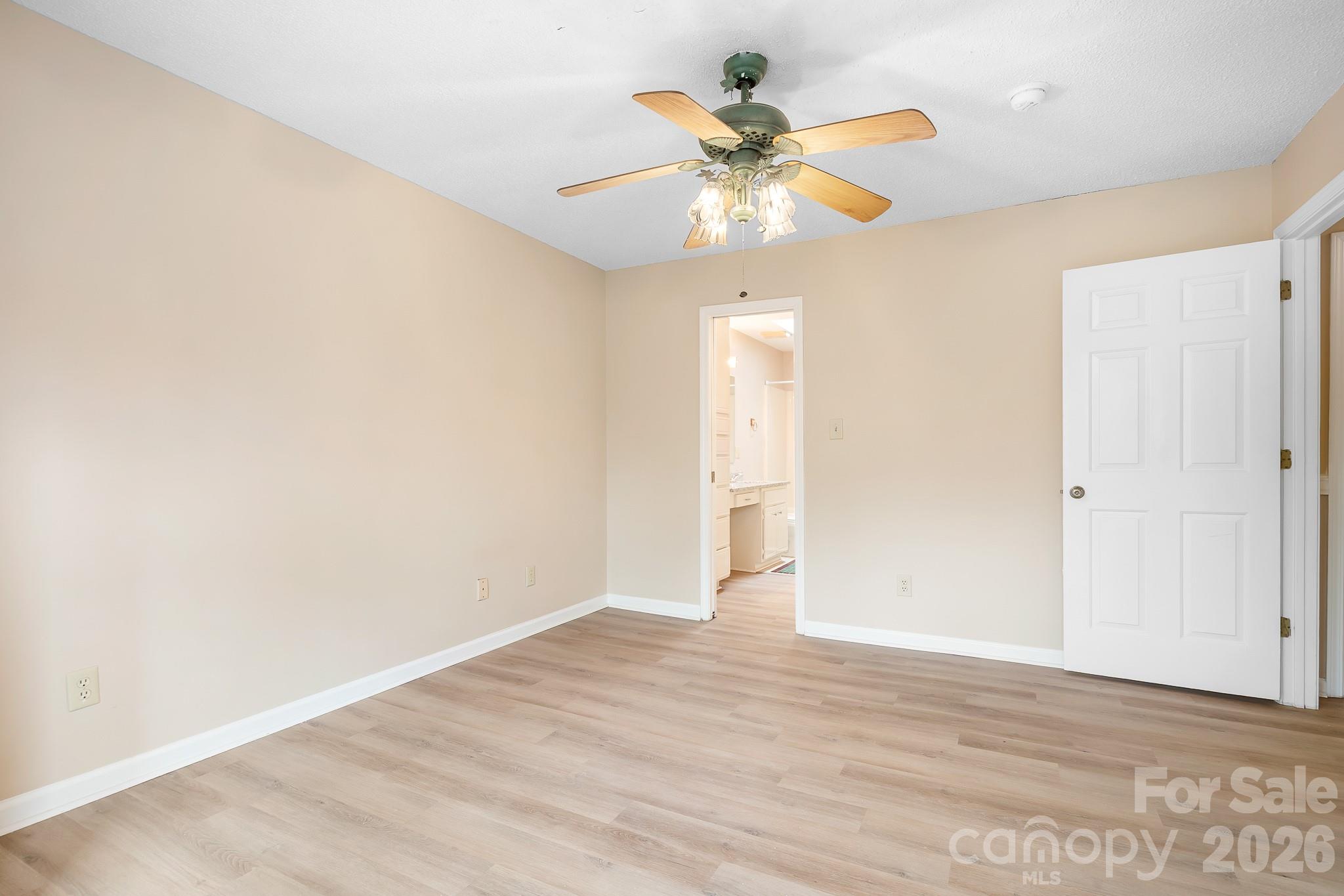 1126 Hanford Place NW — Concord
