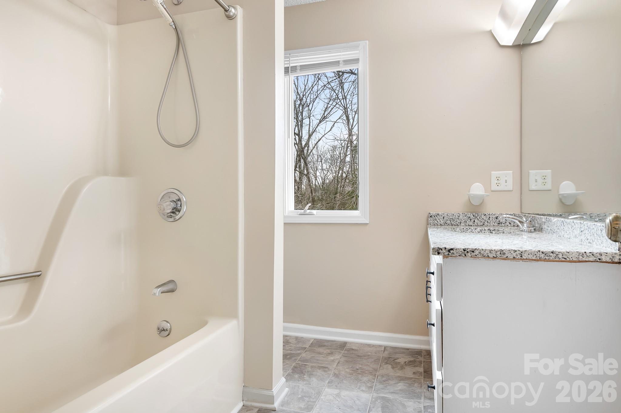 1126 Hanford Place NW — Concord