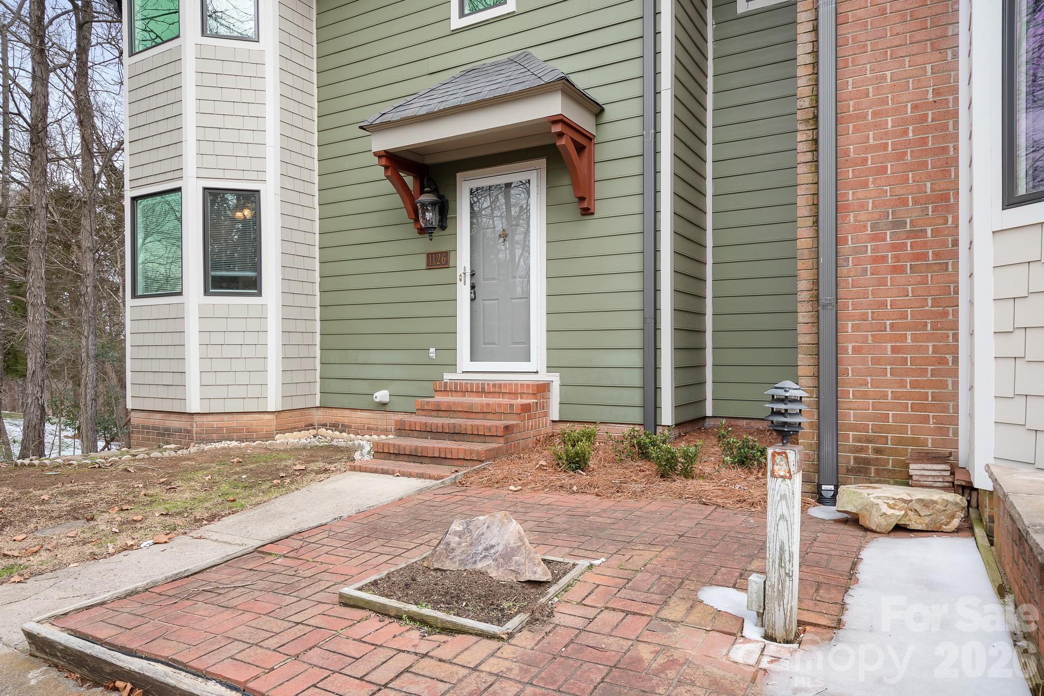 1126 Hanford Place NW — Concord