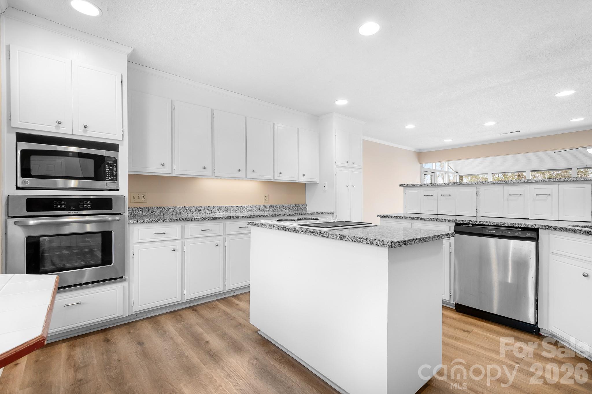 1126 Hanford Place NW — Concord