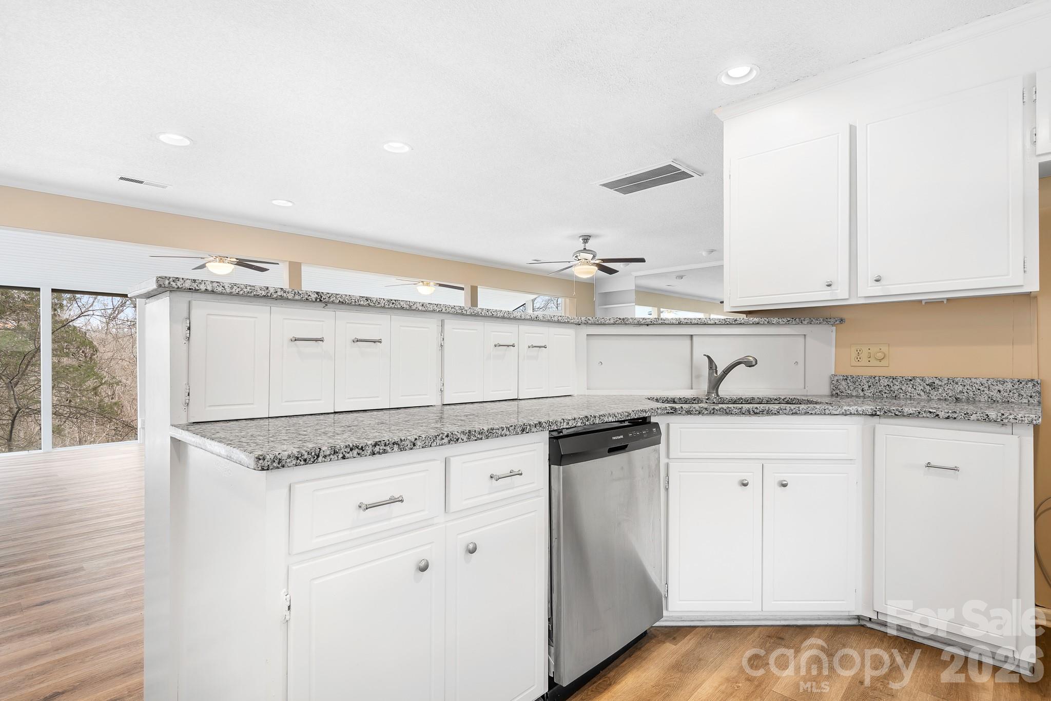 1126 Hanford Place NW — Concord