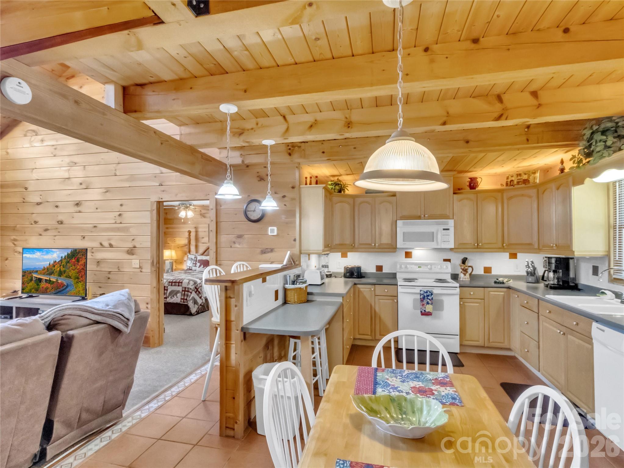 30 Edgewater Lane — Maggie Valley