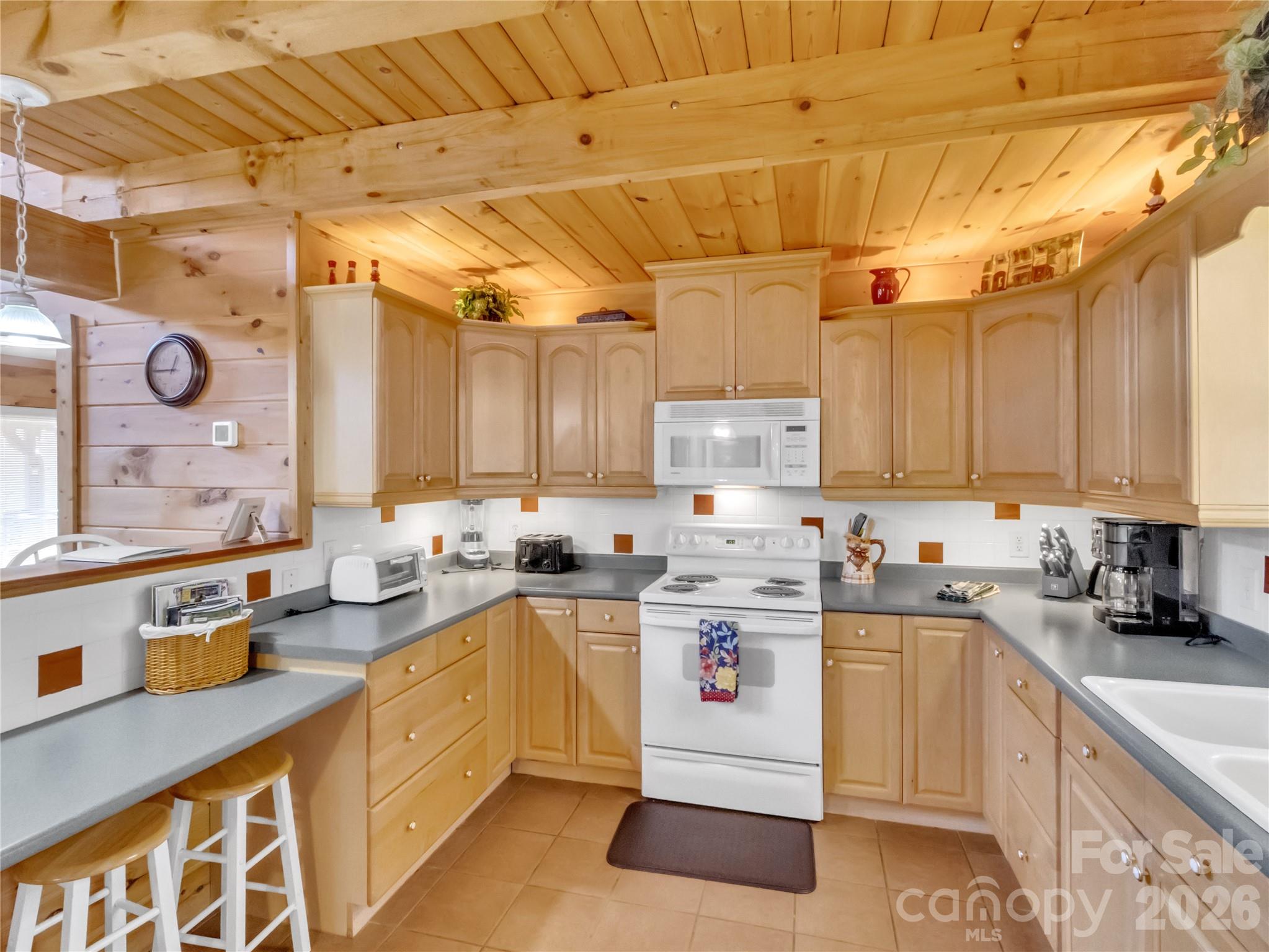 30 Edgewater Lane — Maggie Valley