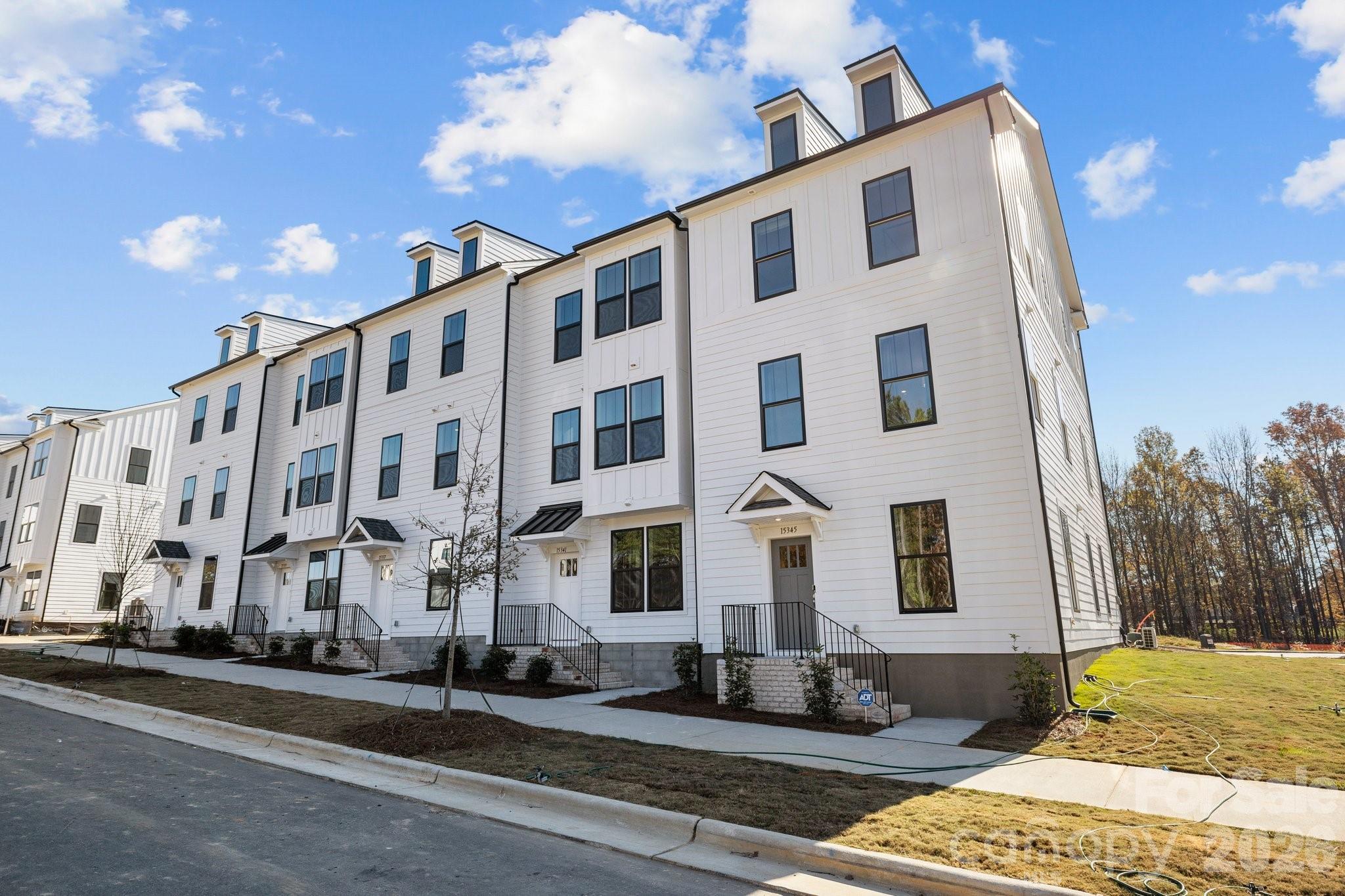 3025 Rozzelles Ferry Road — Charlotte