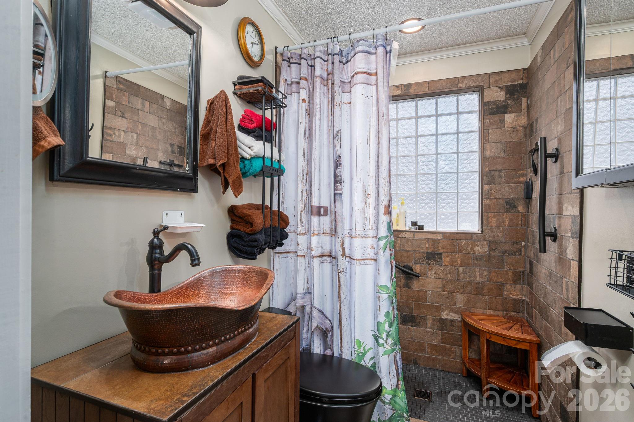 2033 Puetts Chapel Road — Bessemer City