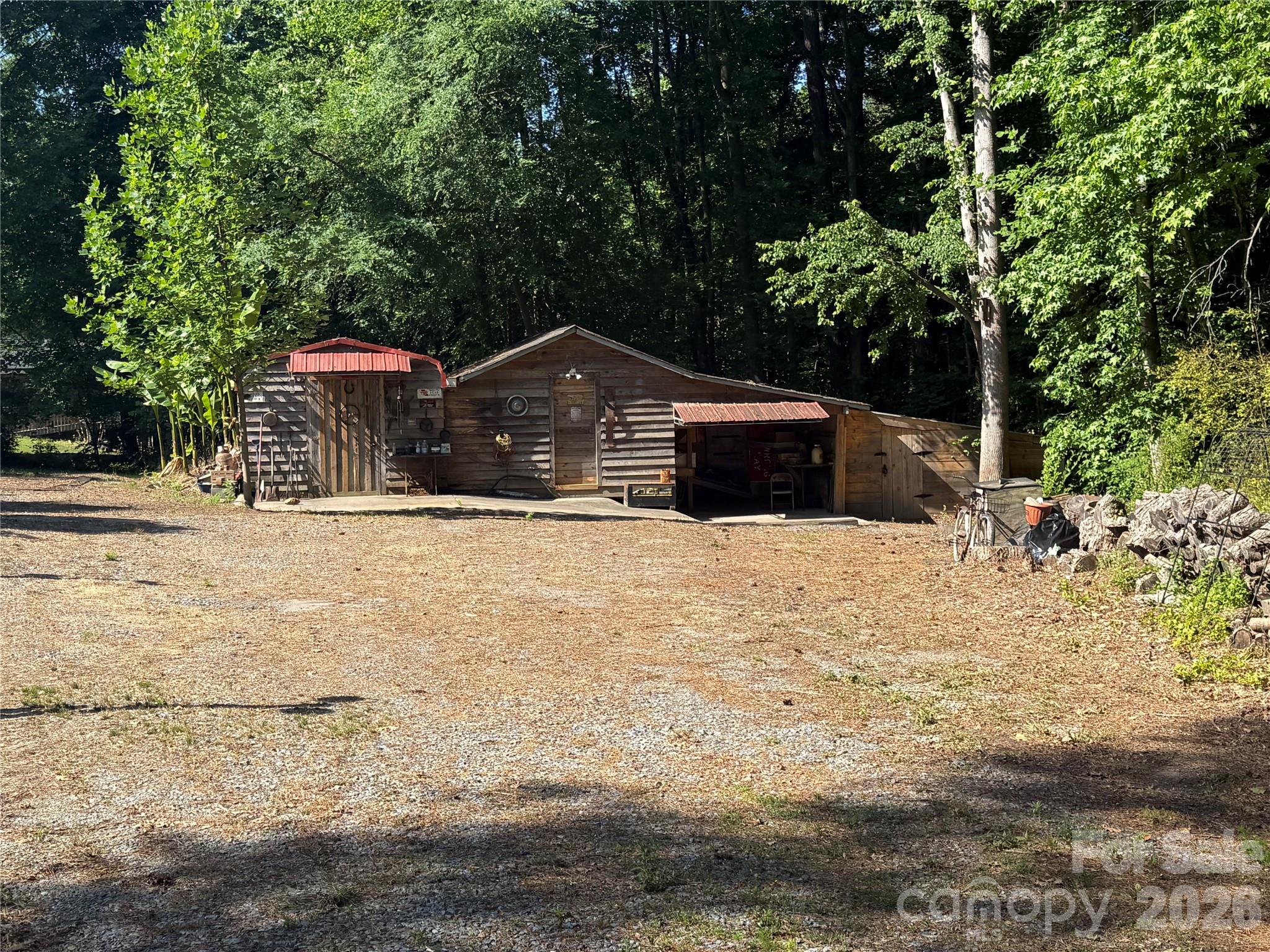2033 Puetts Chapel Road — Bessemer City
