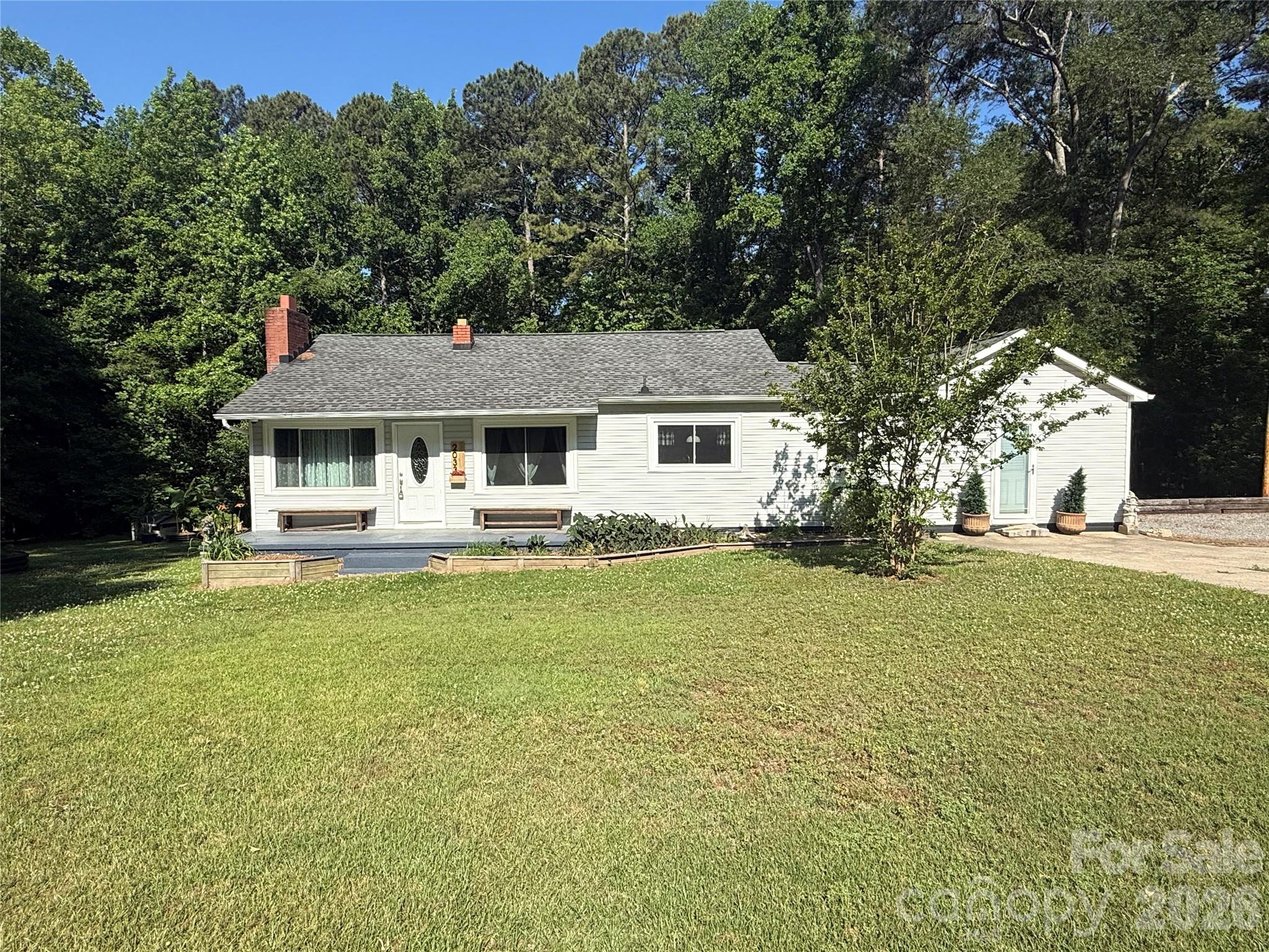 2033 Puetts Chapel Road — Bessemer City