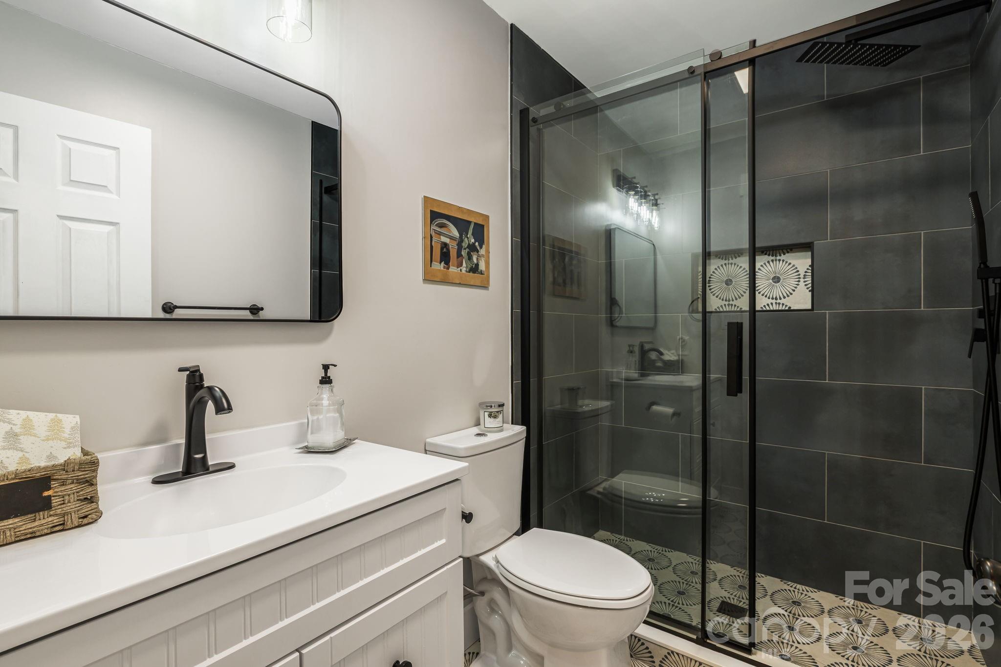 1590 Bruce Road — Mars Hill