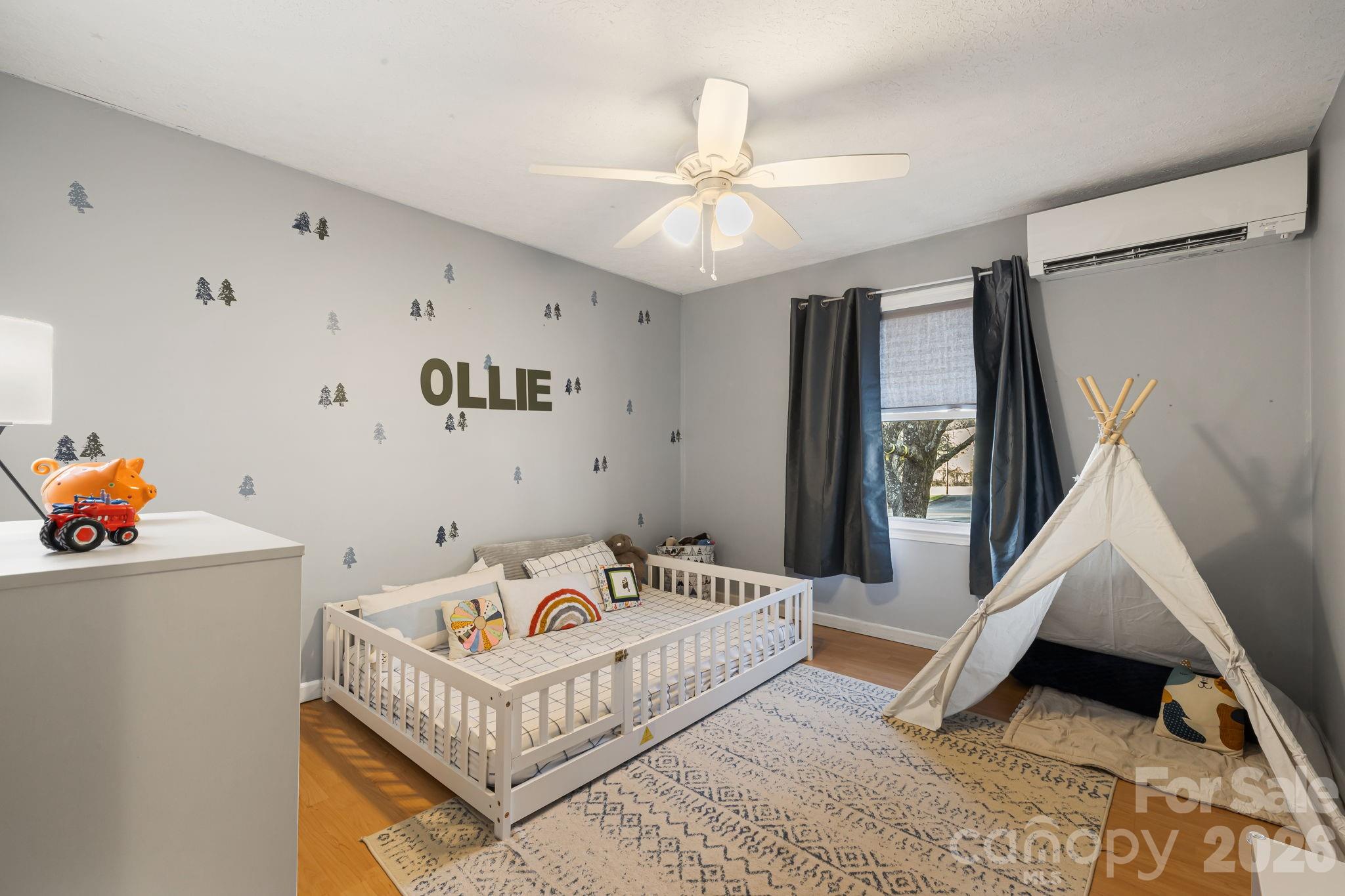 1590 Bruce Road — Mars Hill