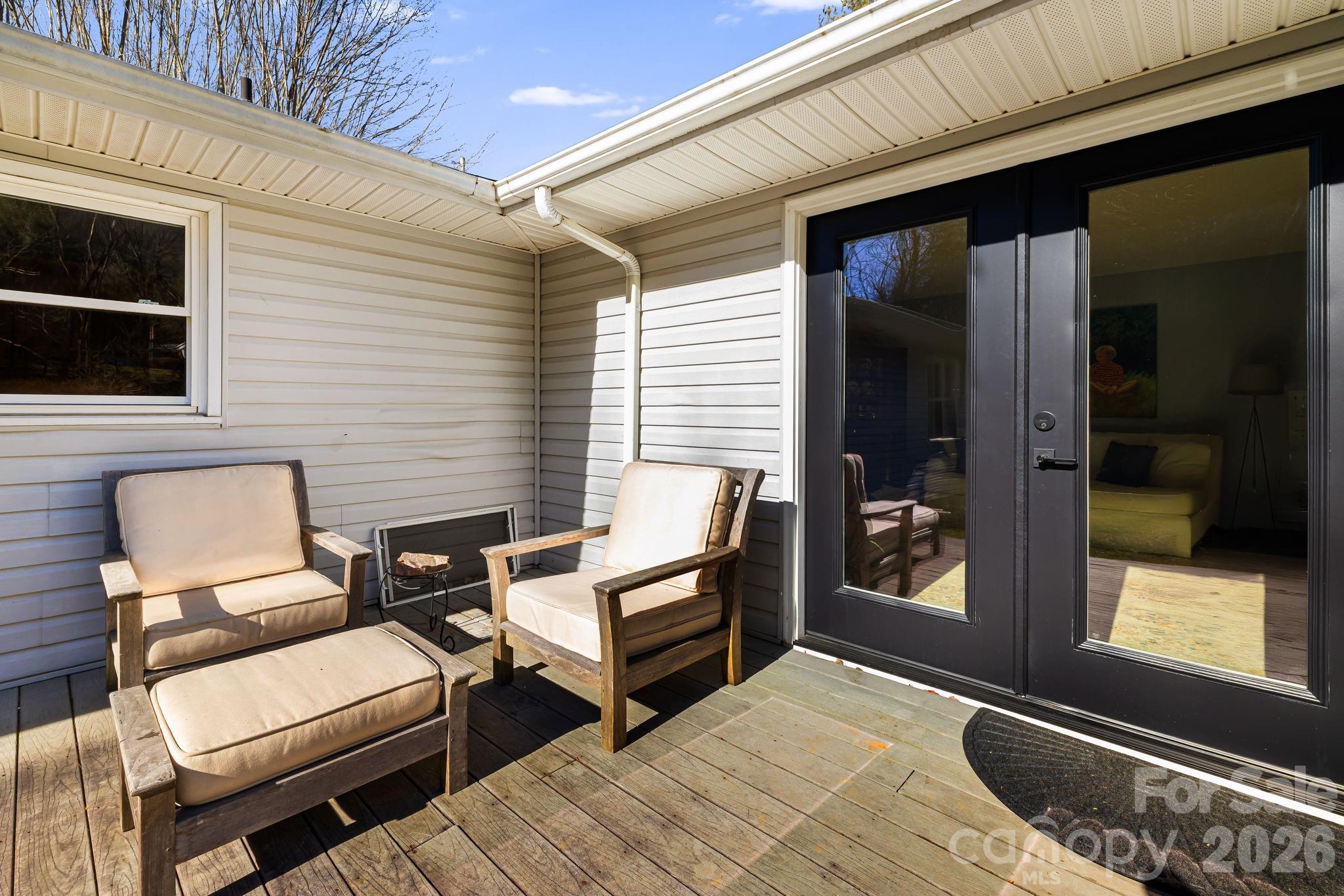 1590 Bruce Road — Mars Hill