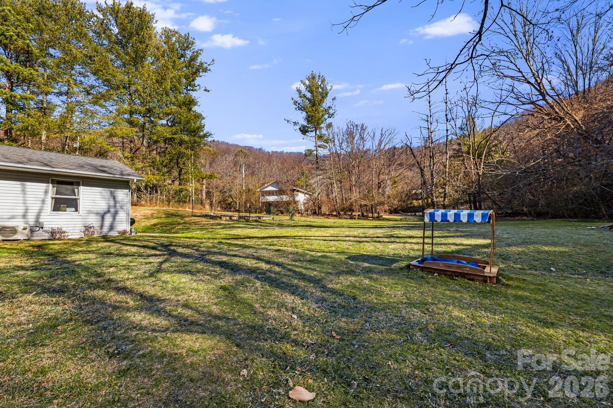 1590 Bruce Road — Mars Hill