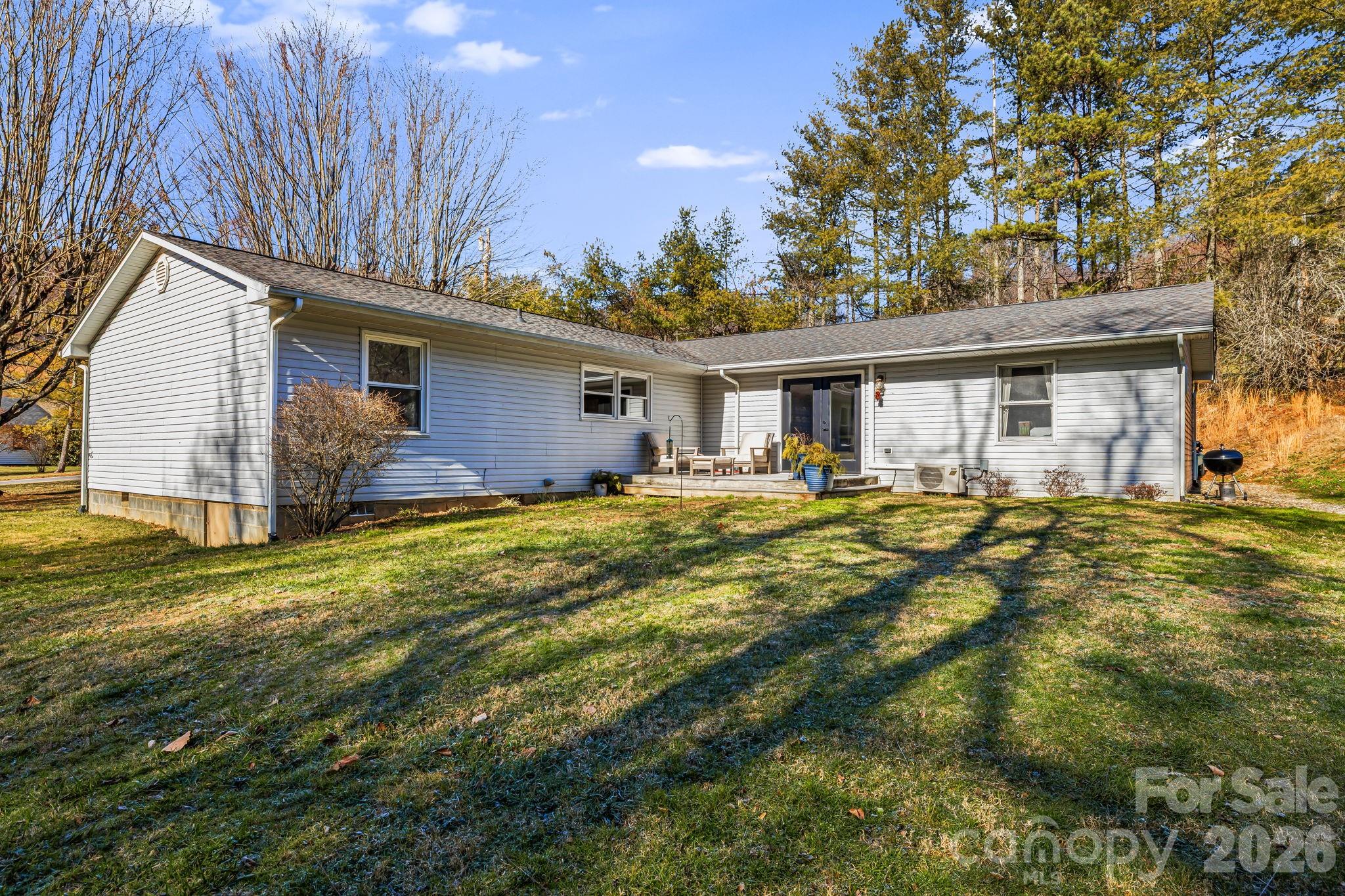 1590 Bruce Road — Mars Hill